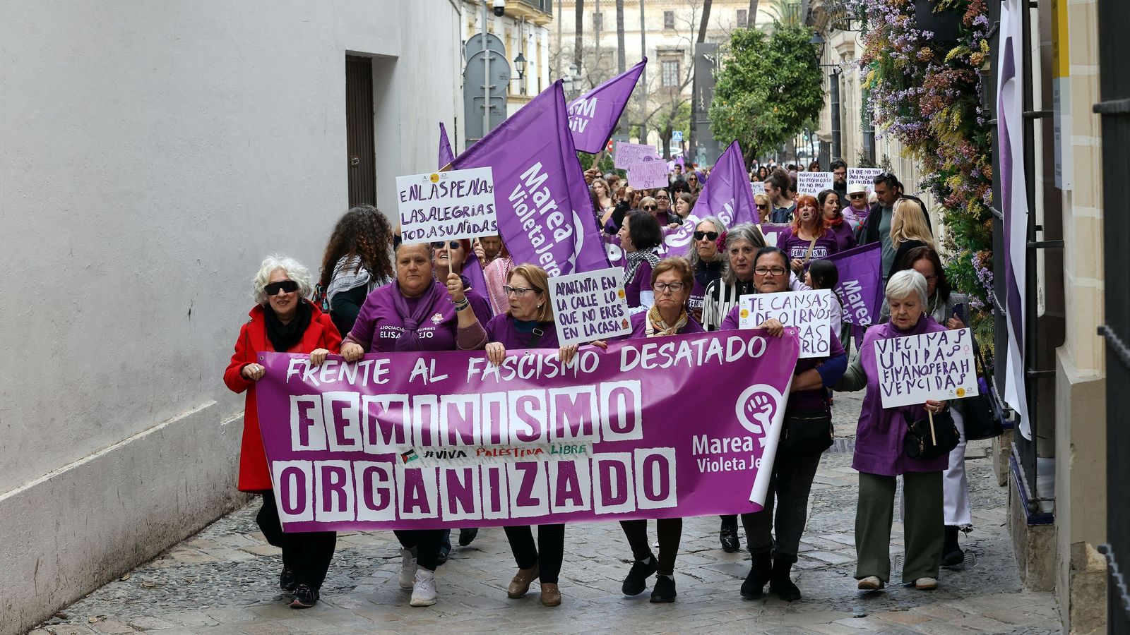 Imágenes de la manifestación en Jerez por el Día Internacional de las Mujeres