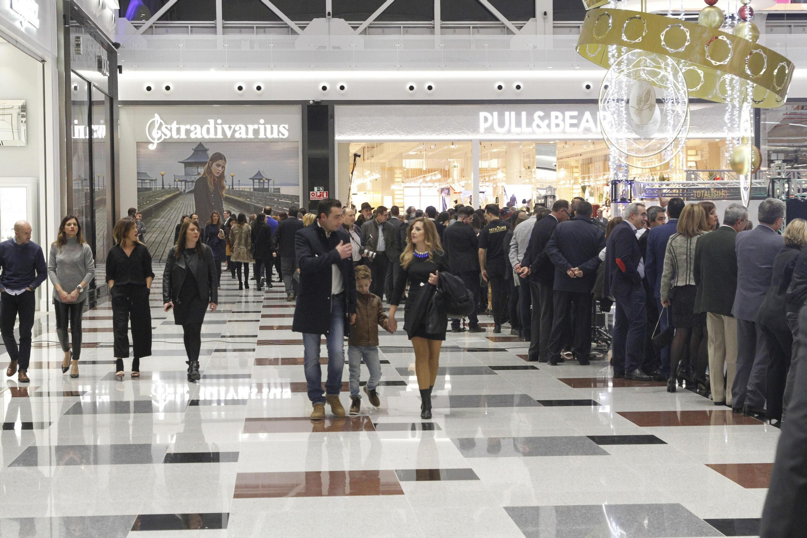 Fiesta en Granada por la apertura del Nevada