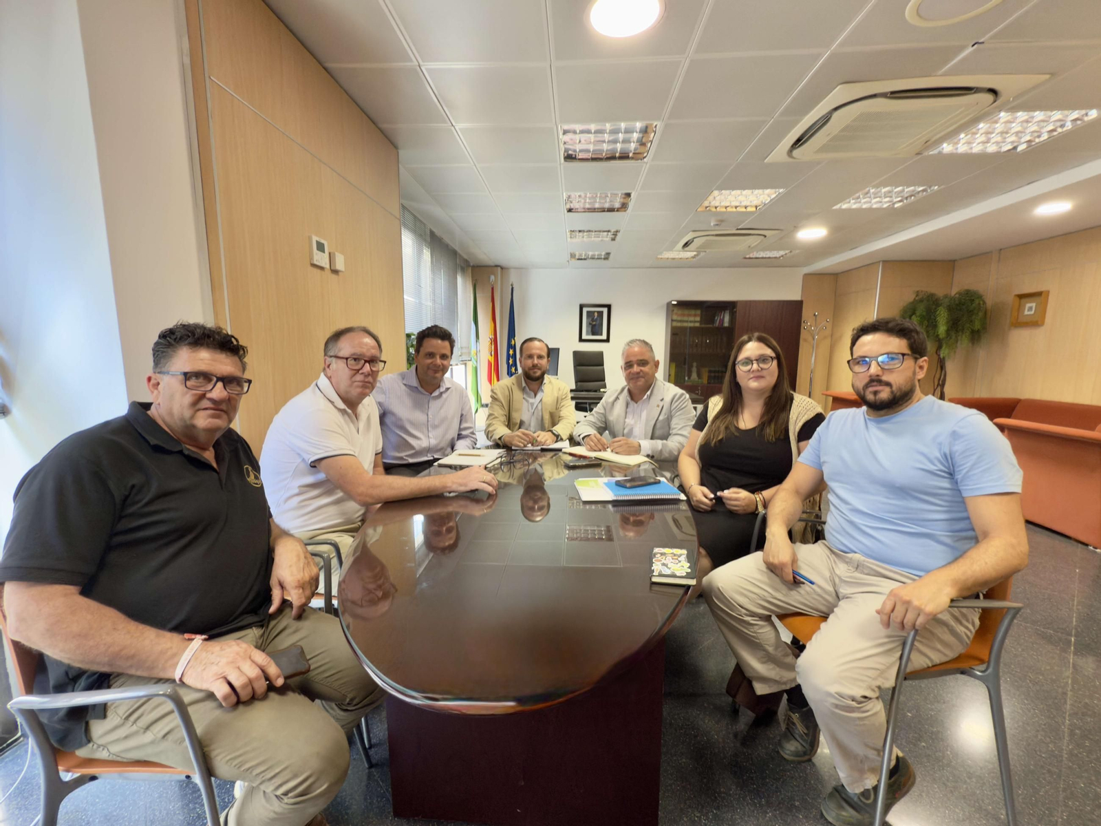 Un momento de la reunión celebrada en el Ayuntamiento de Fuente Palmera.