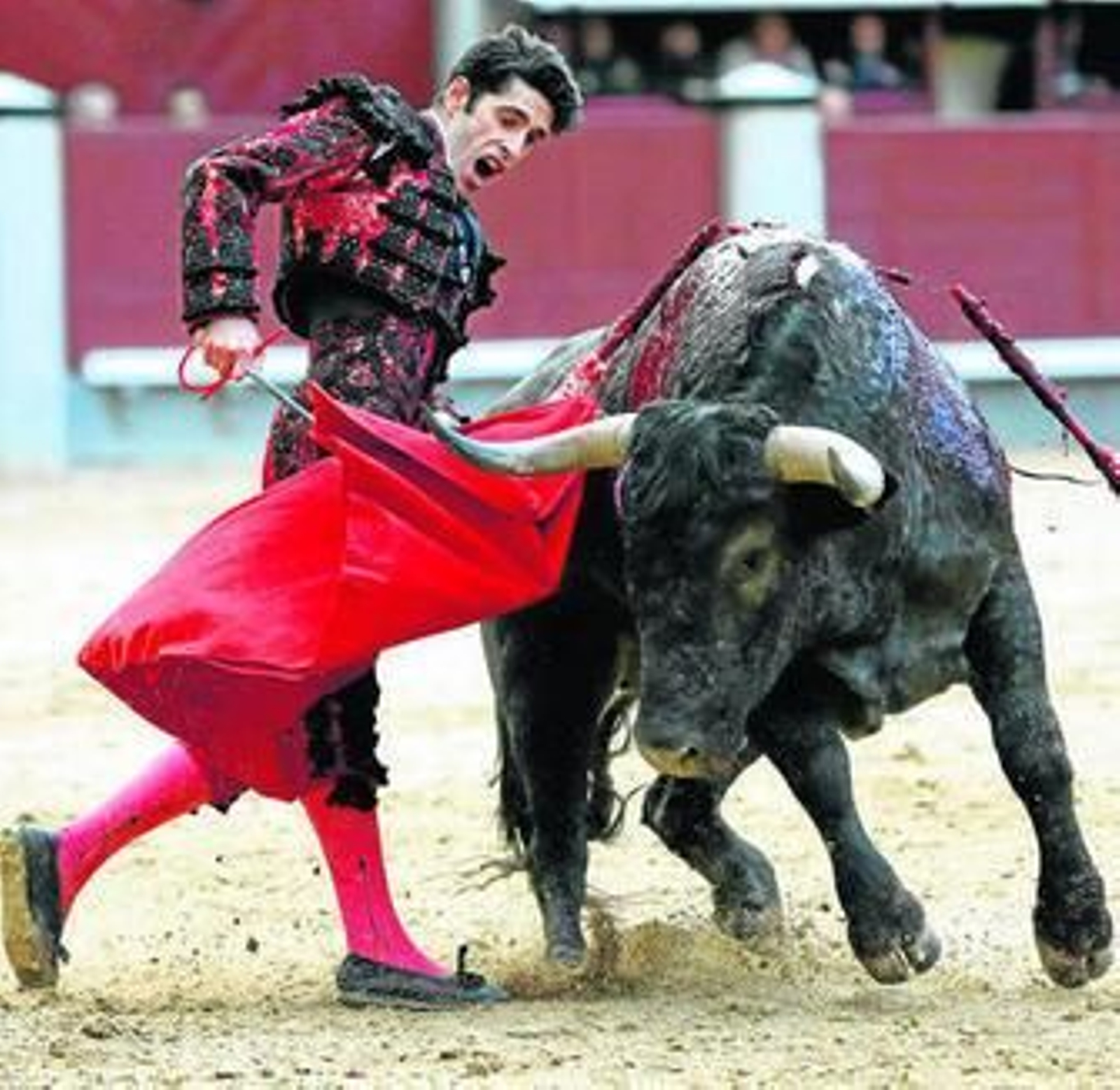 Alejandro Talavante, en un remate en la faena al tercer toro, por la que escuchó la única ovación.