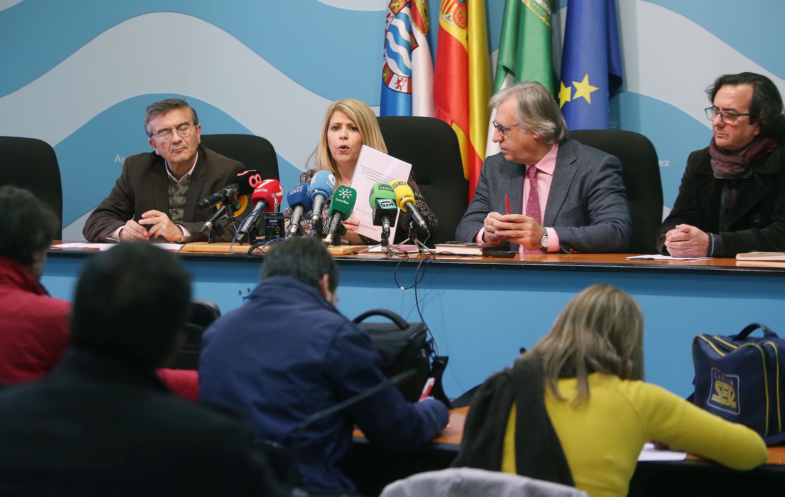 La alcaldesa durante la rueda de prensa ofrecida este lunes.