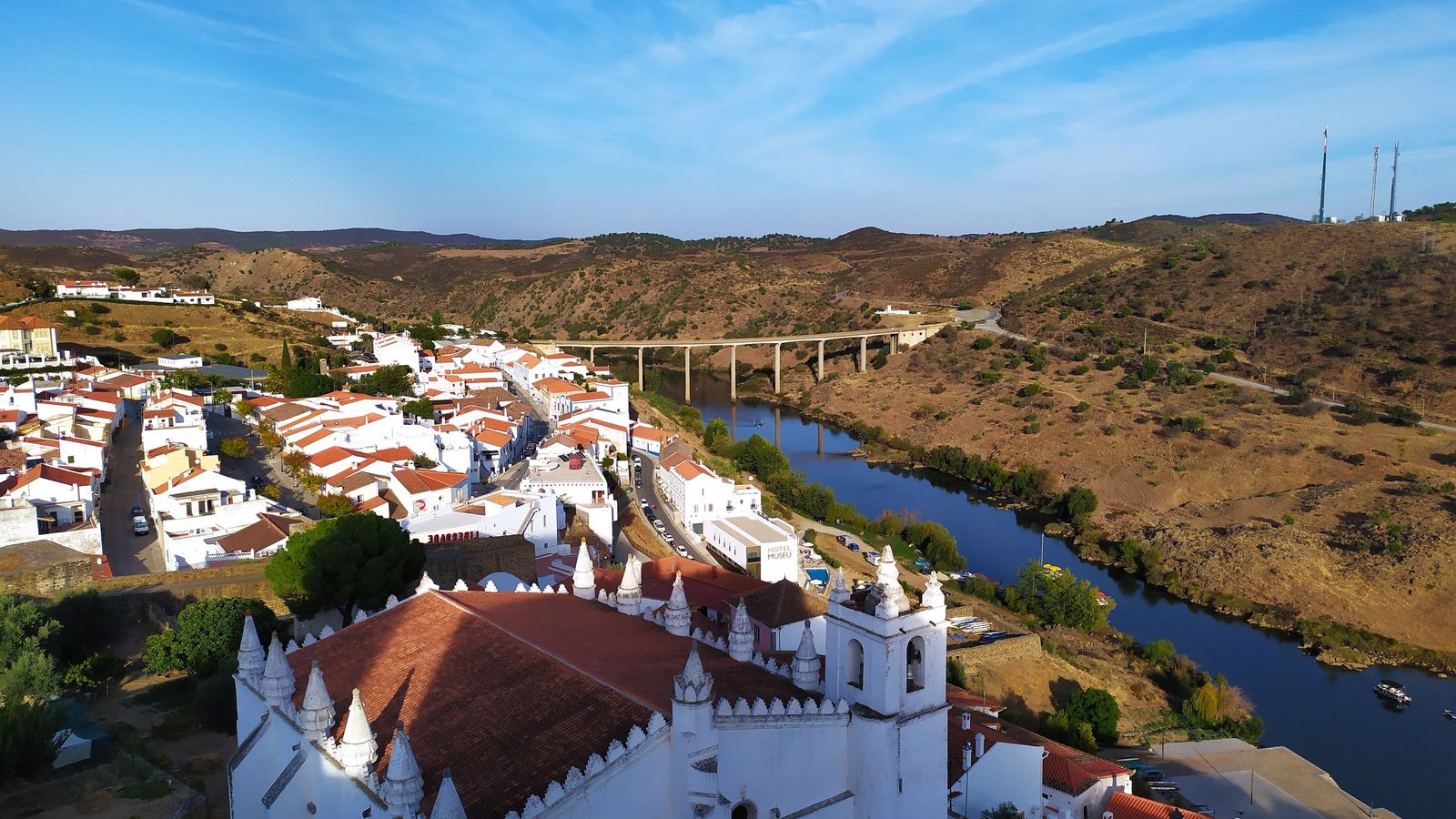 El guadiana a su paso por Mértola (Portugal)