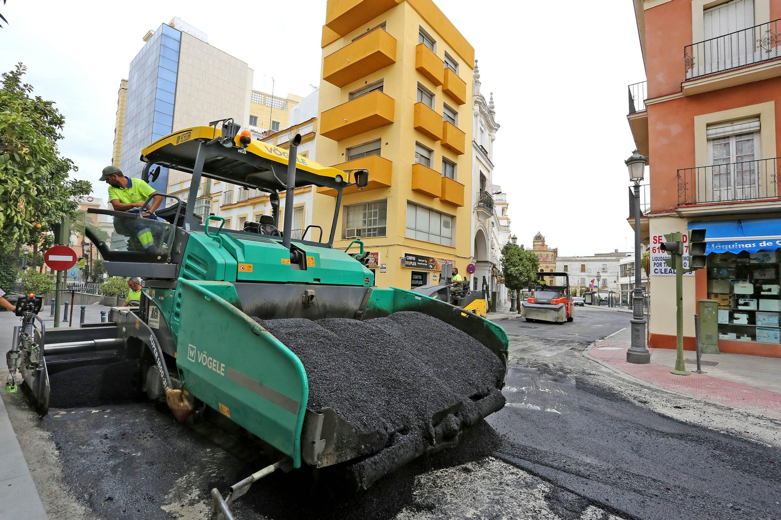 Asfaltado del eje Corredera-Esteve y obras de Calle Cerrón