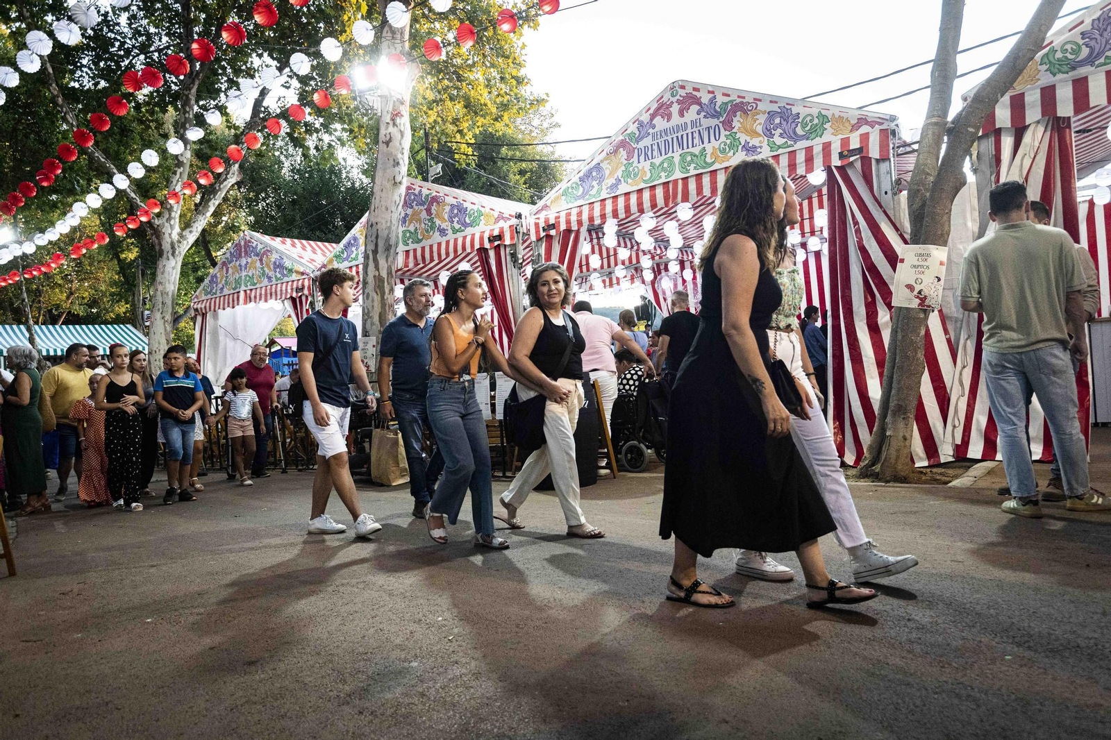Feria del Carmen y de la Sal en el Parque Búscate en las imágenes del viernes de Feria en San Fernando