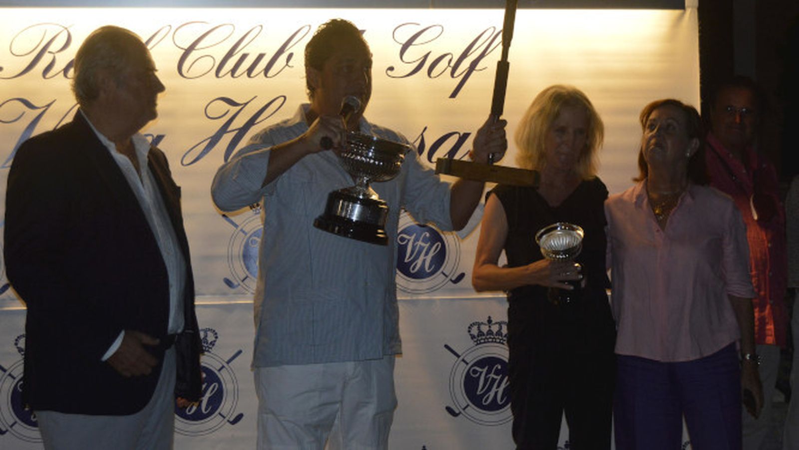 Basilio Iglesias, Rocío Medina y Charon Monzón, durante la entrega de trofeos.
