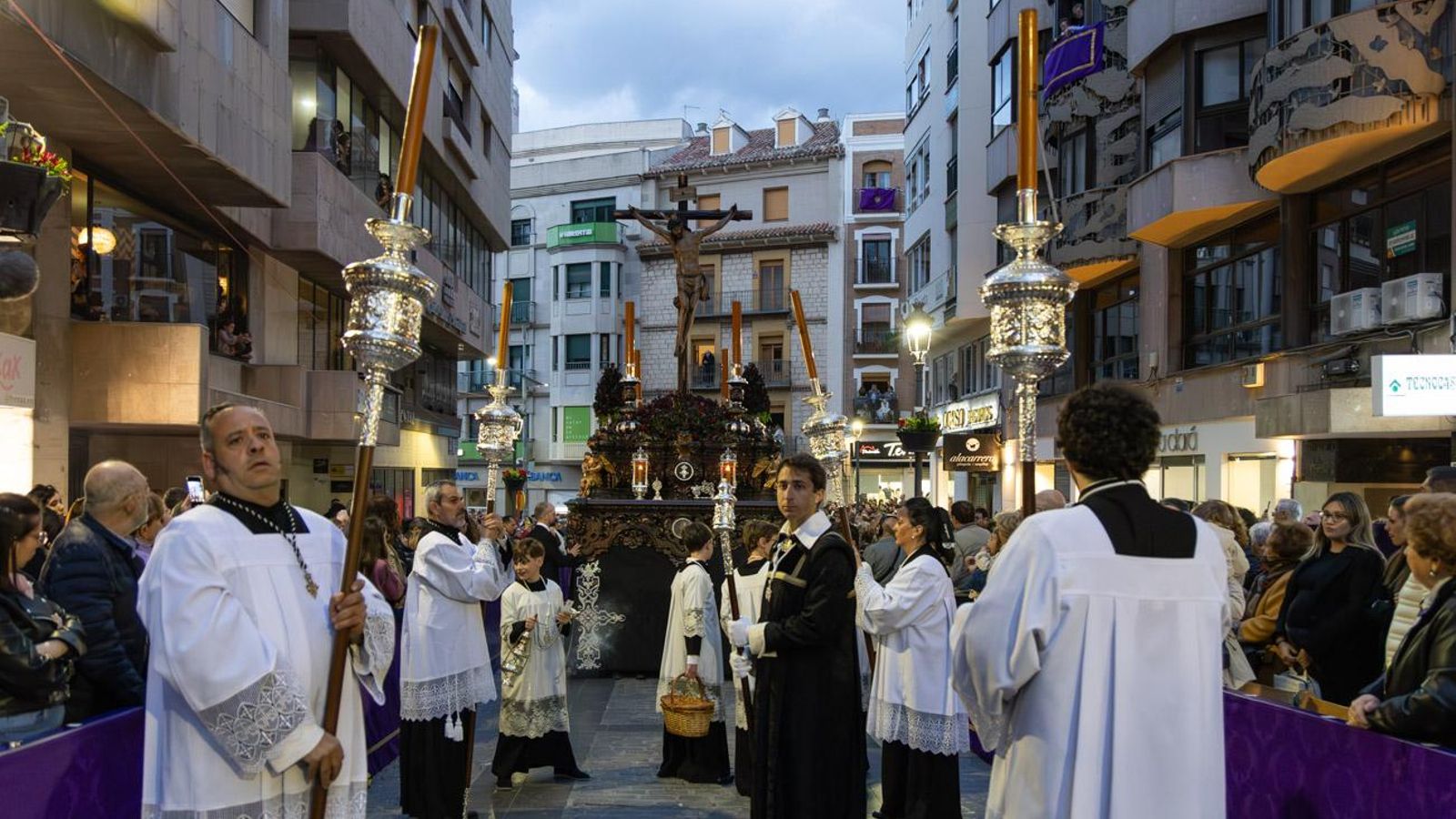 Los jiennenses se recrean con la cofradía de los Estudiantes un nuevo Lunes Santo