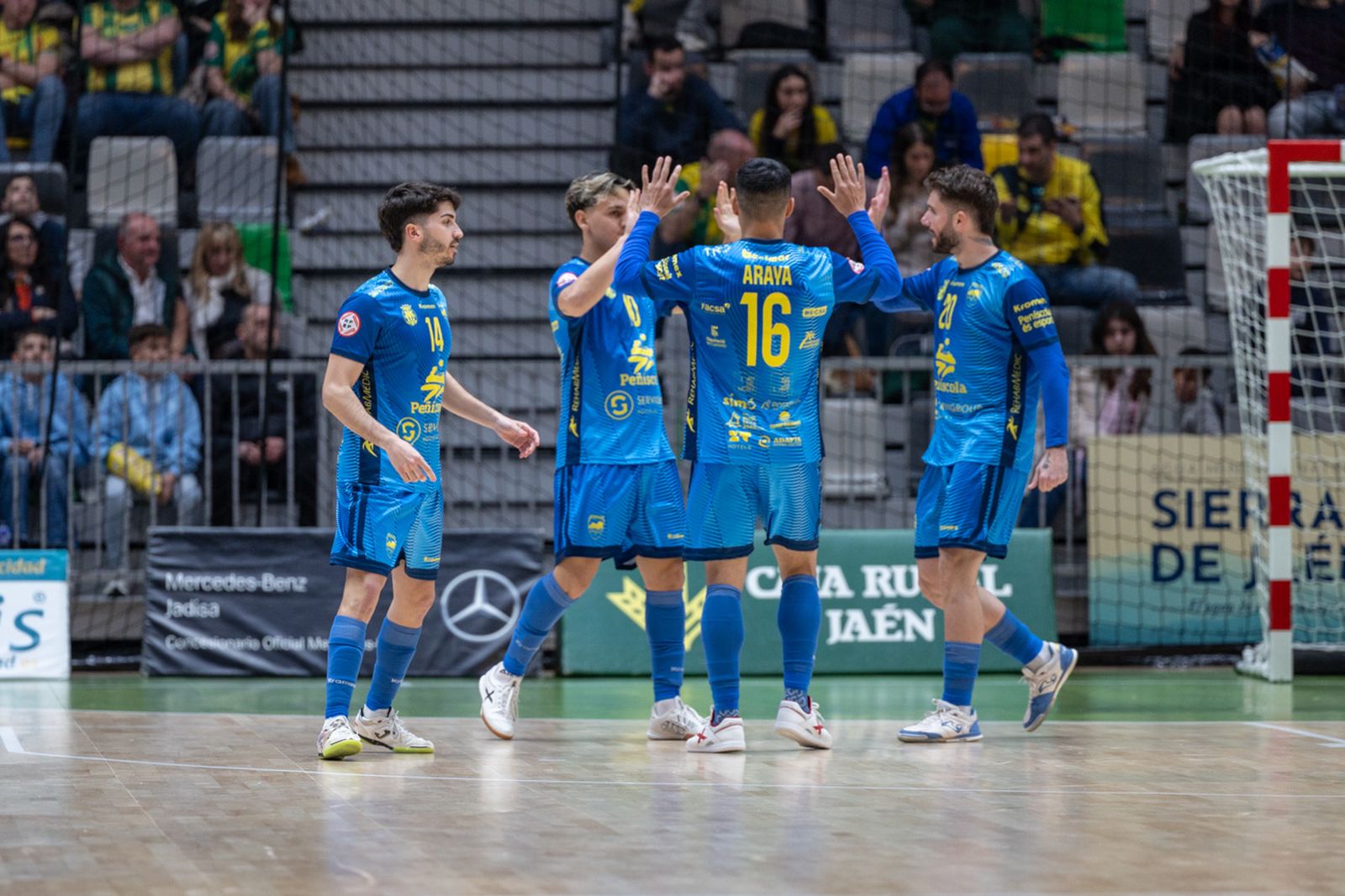 Las mejores imágenes del empate entre Jaén Paraíso Interior FS y Servigroup Peñíscola