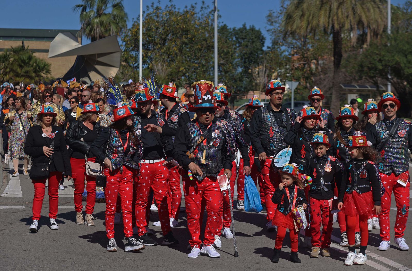 La cabalgata de agrupaciones del Carnaval de Algeciras, en imágenes