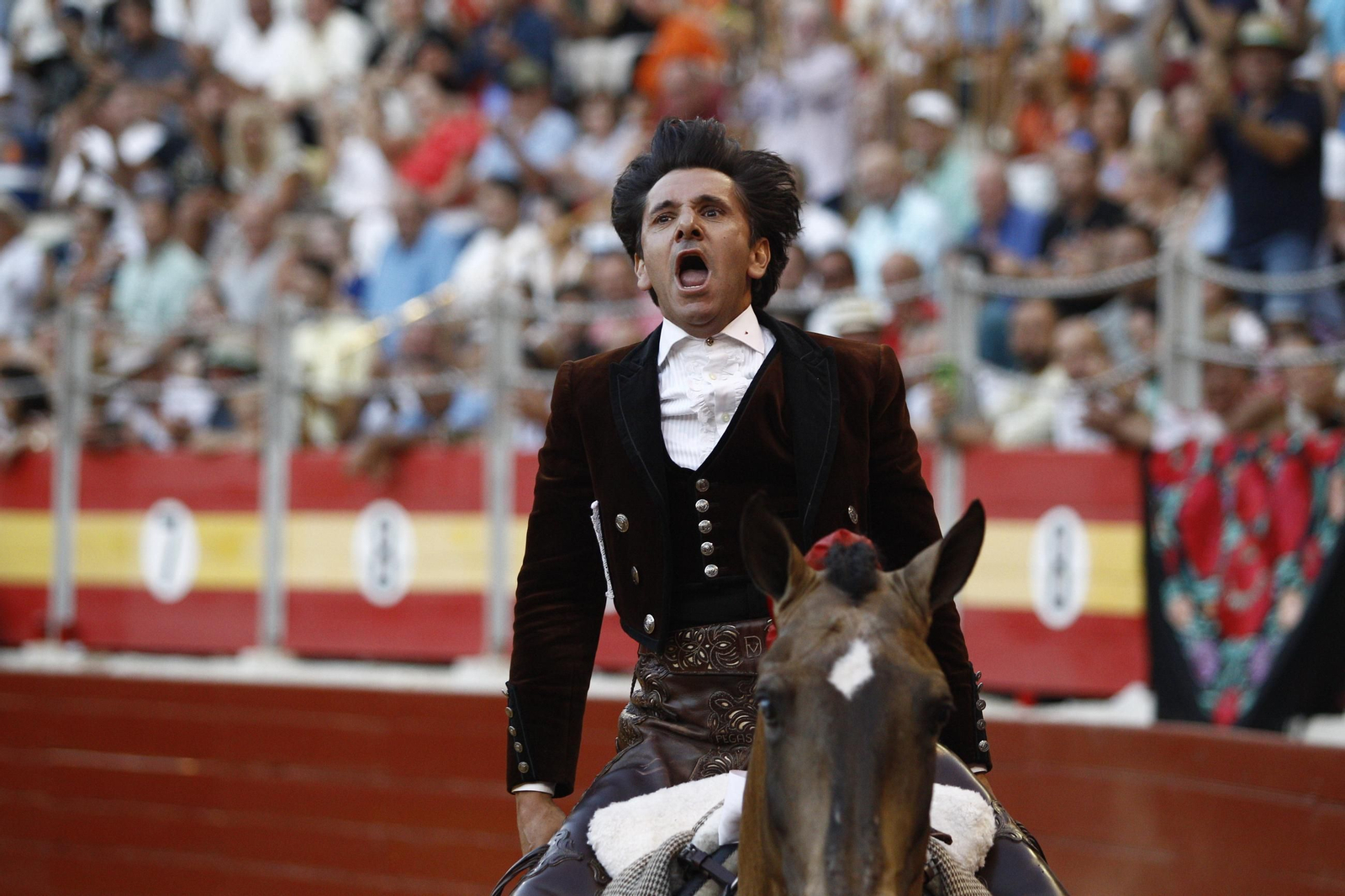 Las mejores imágenes de la corrida de toros de Diego Ventura, Talavante y Pablo Aguado, en Almería