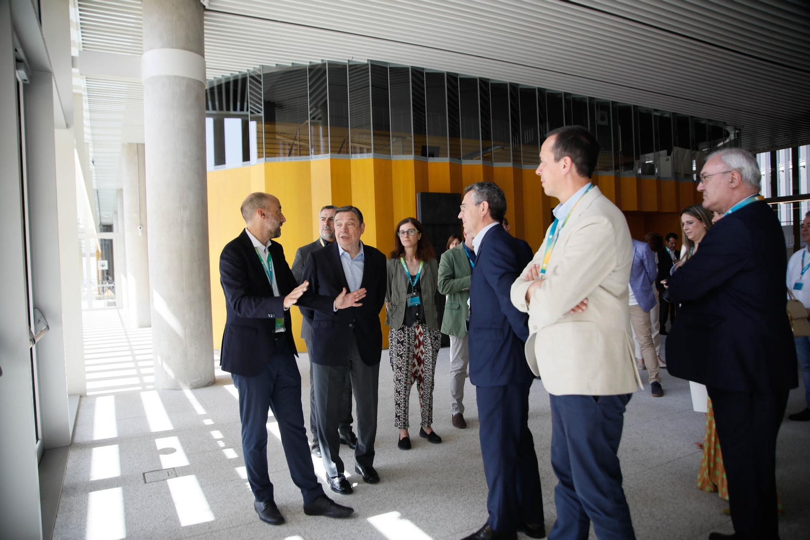 El ministro de Agricultura, Pesca y Alimentación, Luis Planas, visita el Centro Tecnológico Financiero del Grupo Cajamar en el Parque Científico-Tecnológico de Almería (PITA), en imágenes
