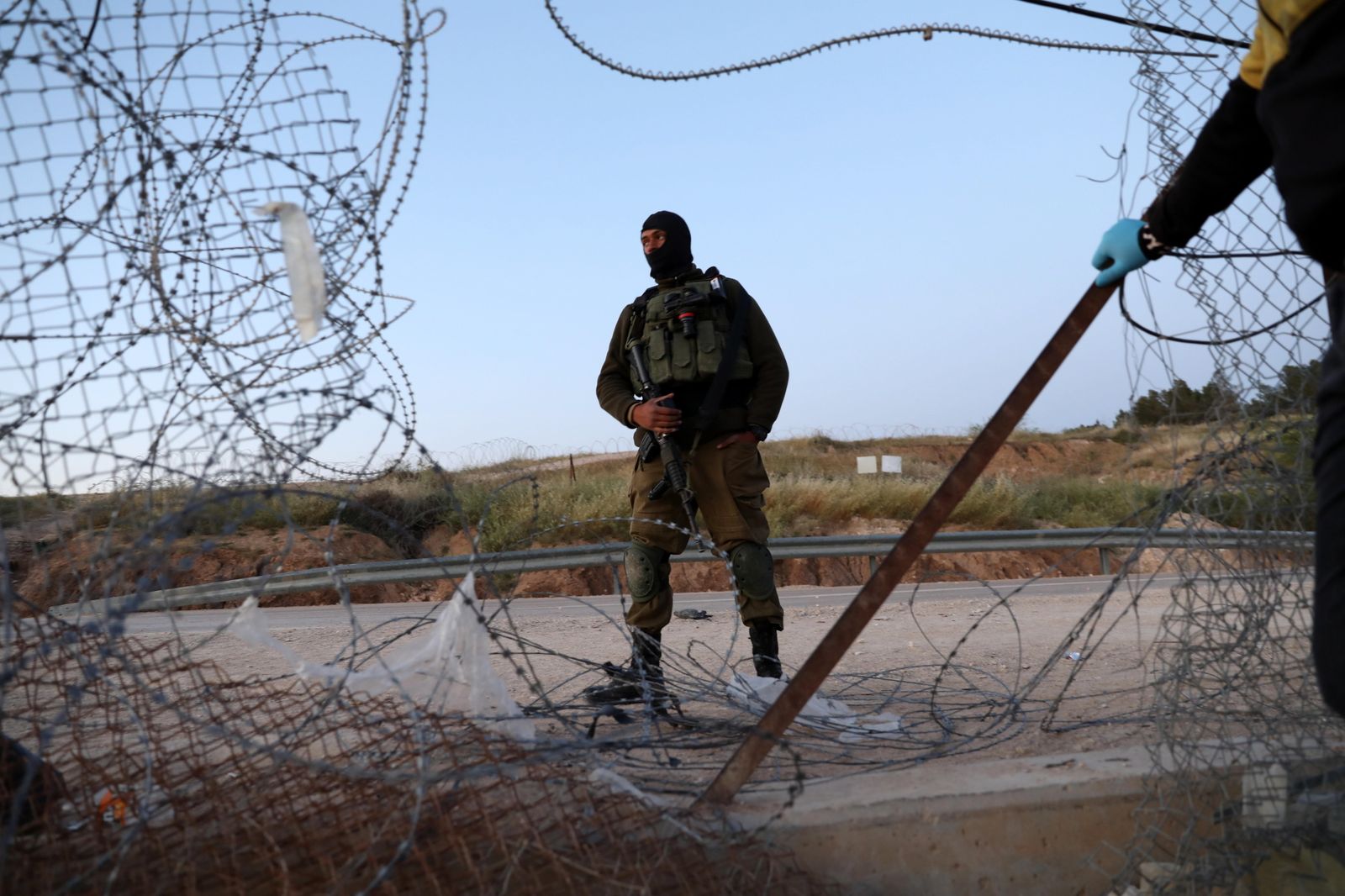 Israel ataca puestos de Hamás en Gaza en respuesta a un cohete