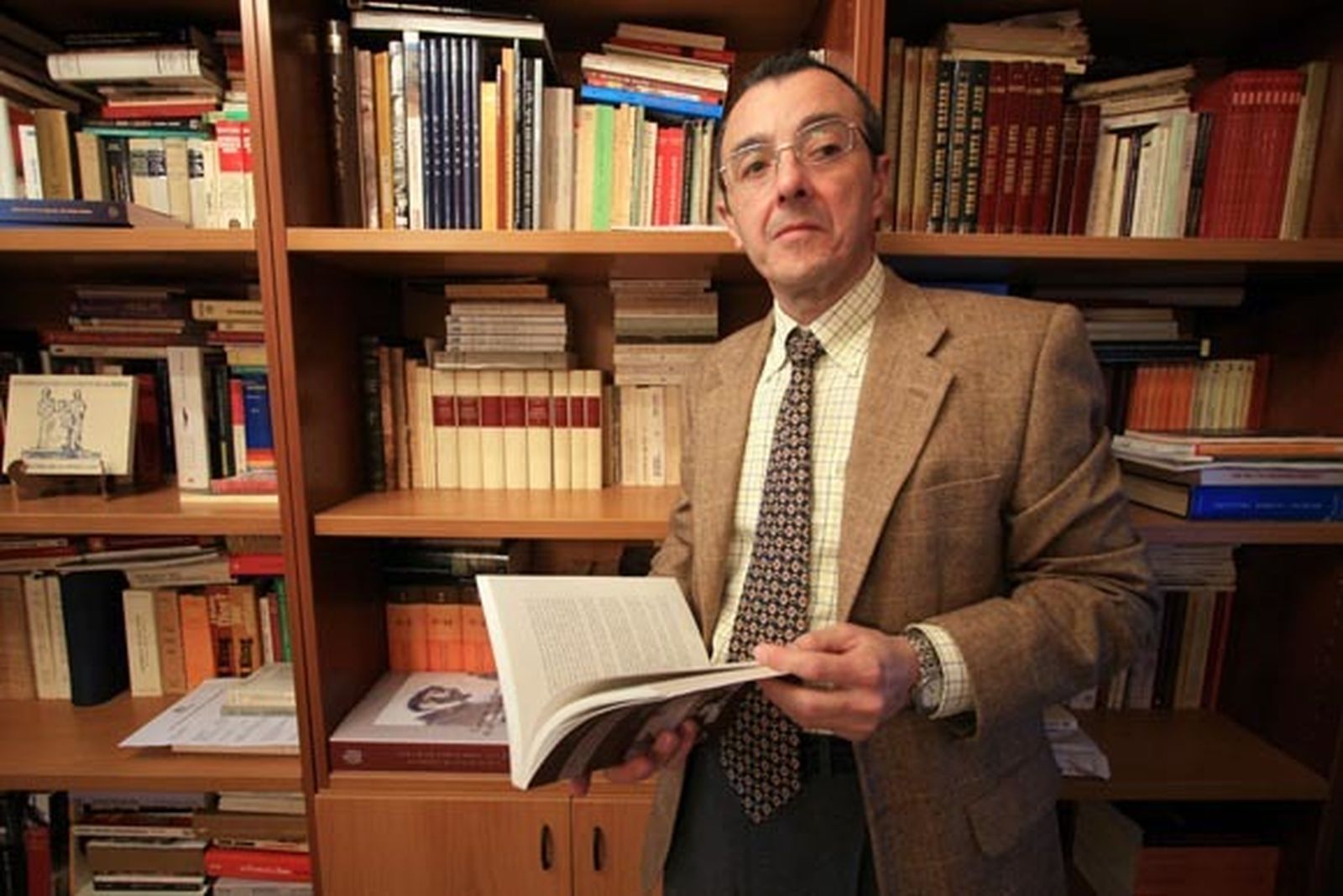 Carlos José Romero Mensaque: La religiosidad popular como base de la fiesta