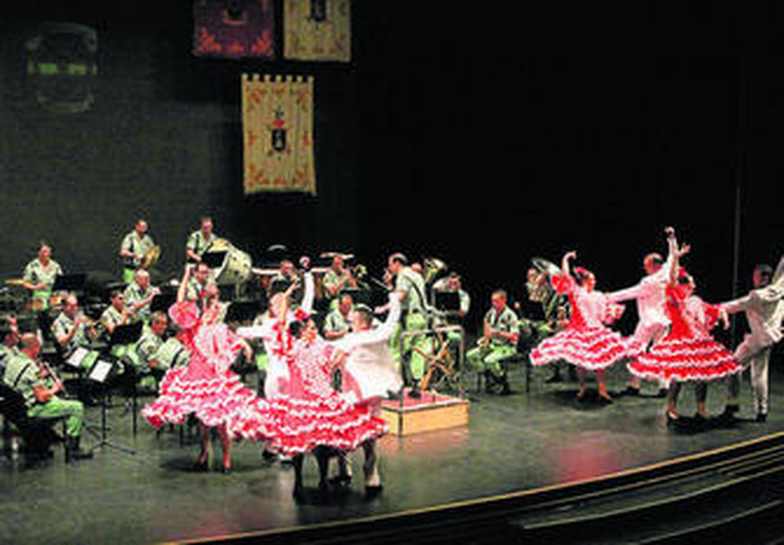 Piezas variadas y populares en el concierto de La Legión