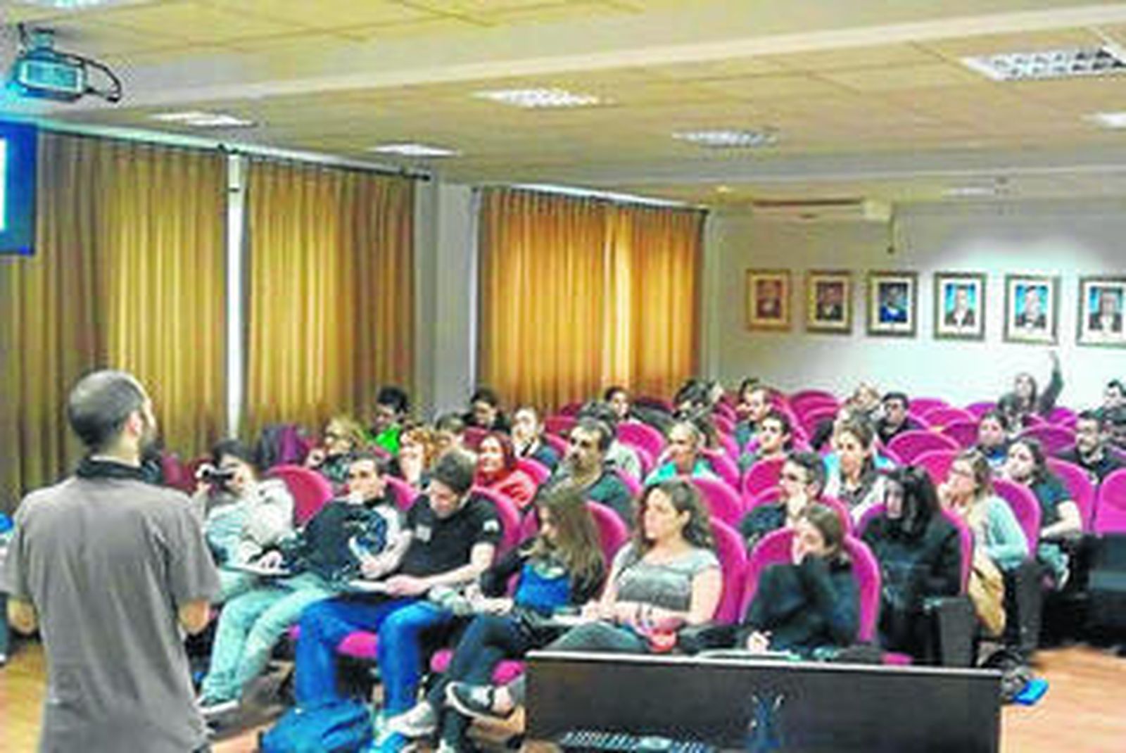Raúl León dirigió este curso organizado por Posidonia.