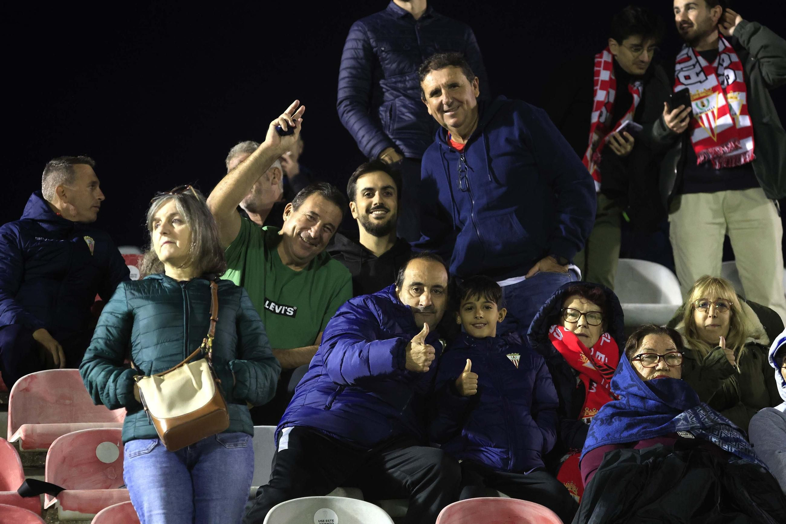Búscate en las fotos del Algeciras CF - Antequera en el Nuevo Mirador