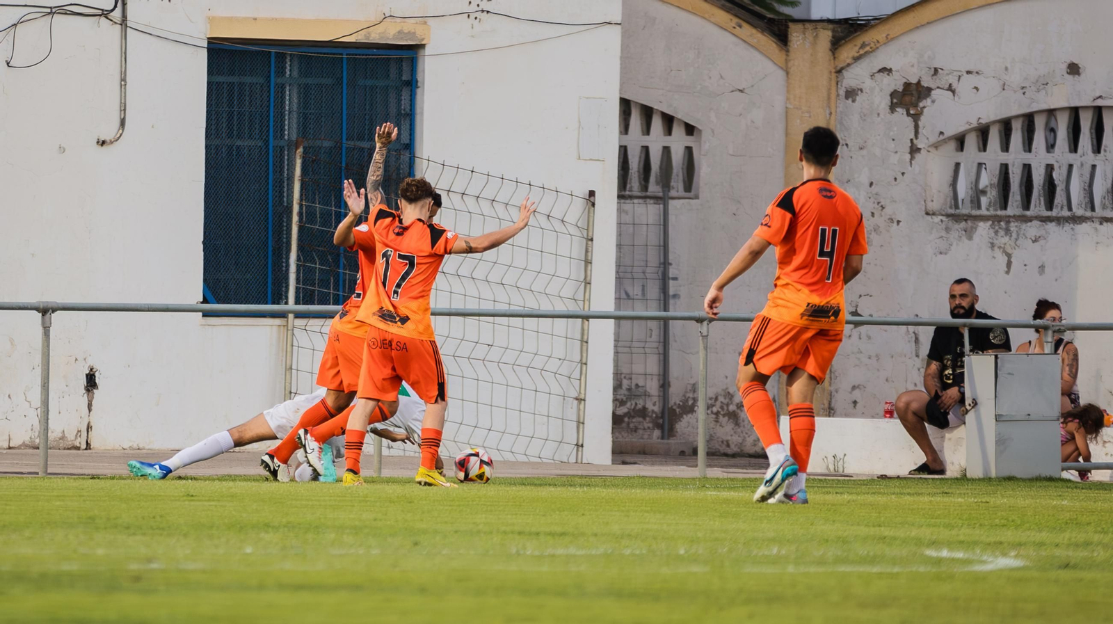 Las imágenes del triunfo del Xerez CD en el Trofeo Antonio Moure