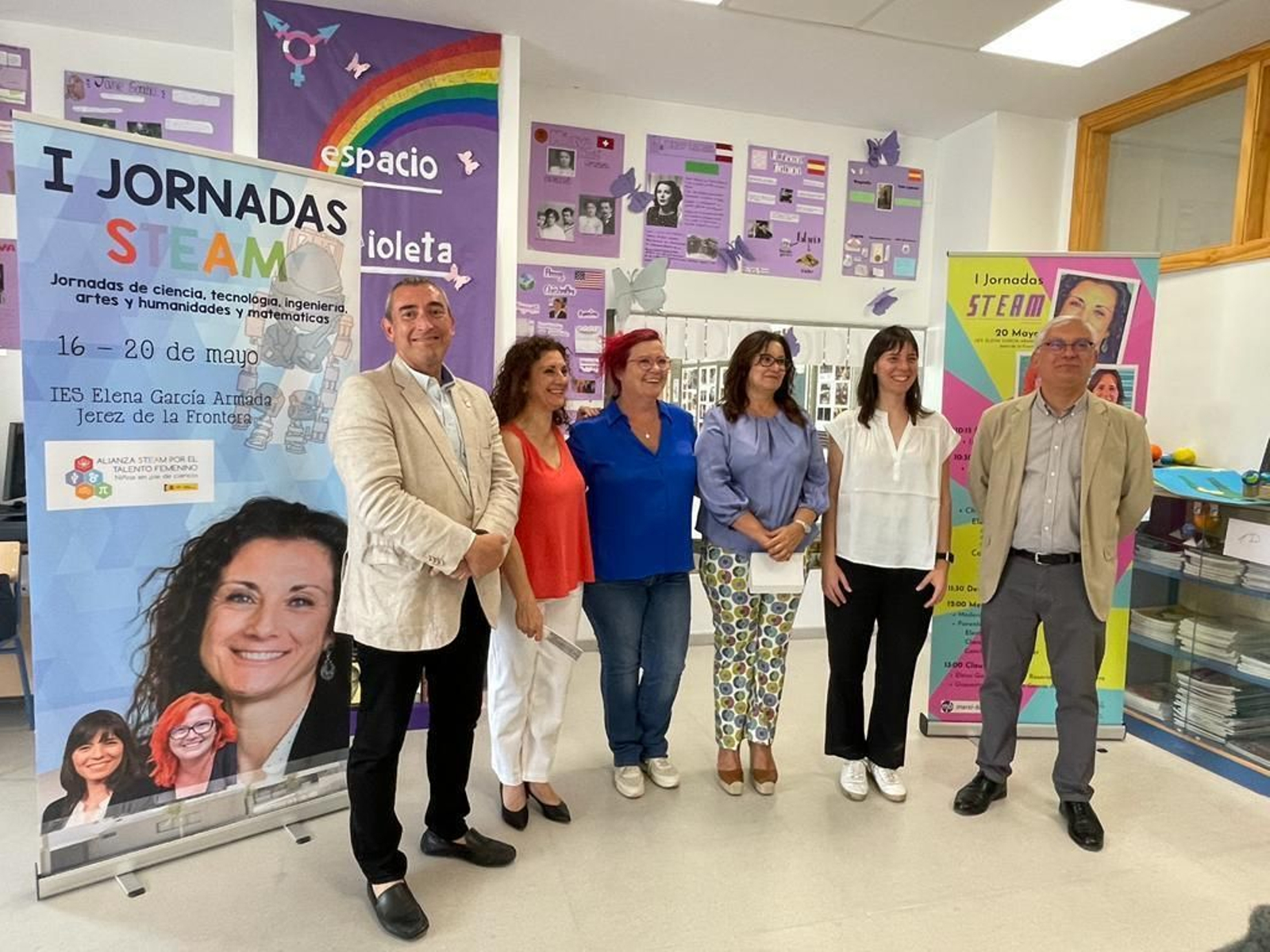 Autoridades y responsables de la Jornada STEAM en el IES Elena García Armada.