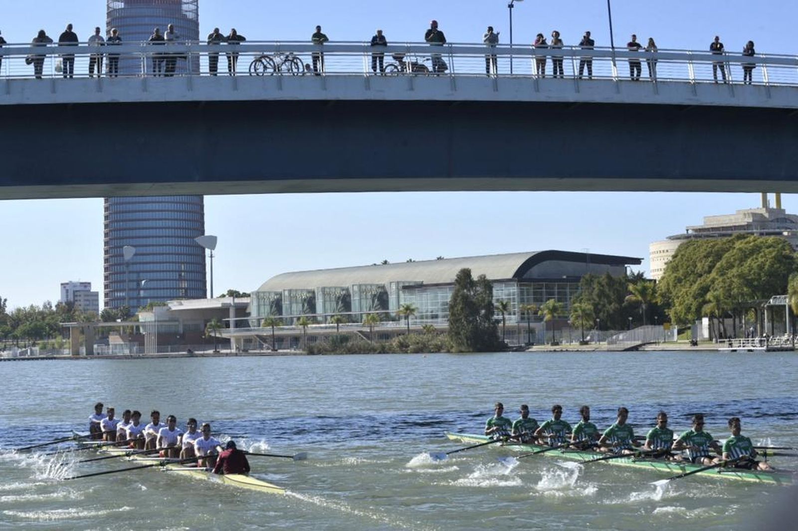 Las imágenes de la Regata Sevilla-Betis