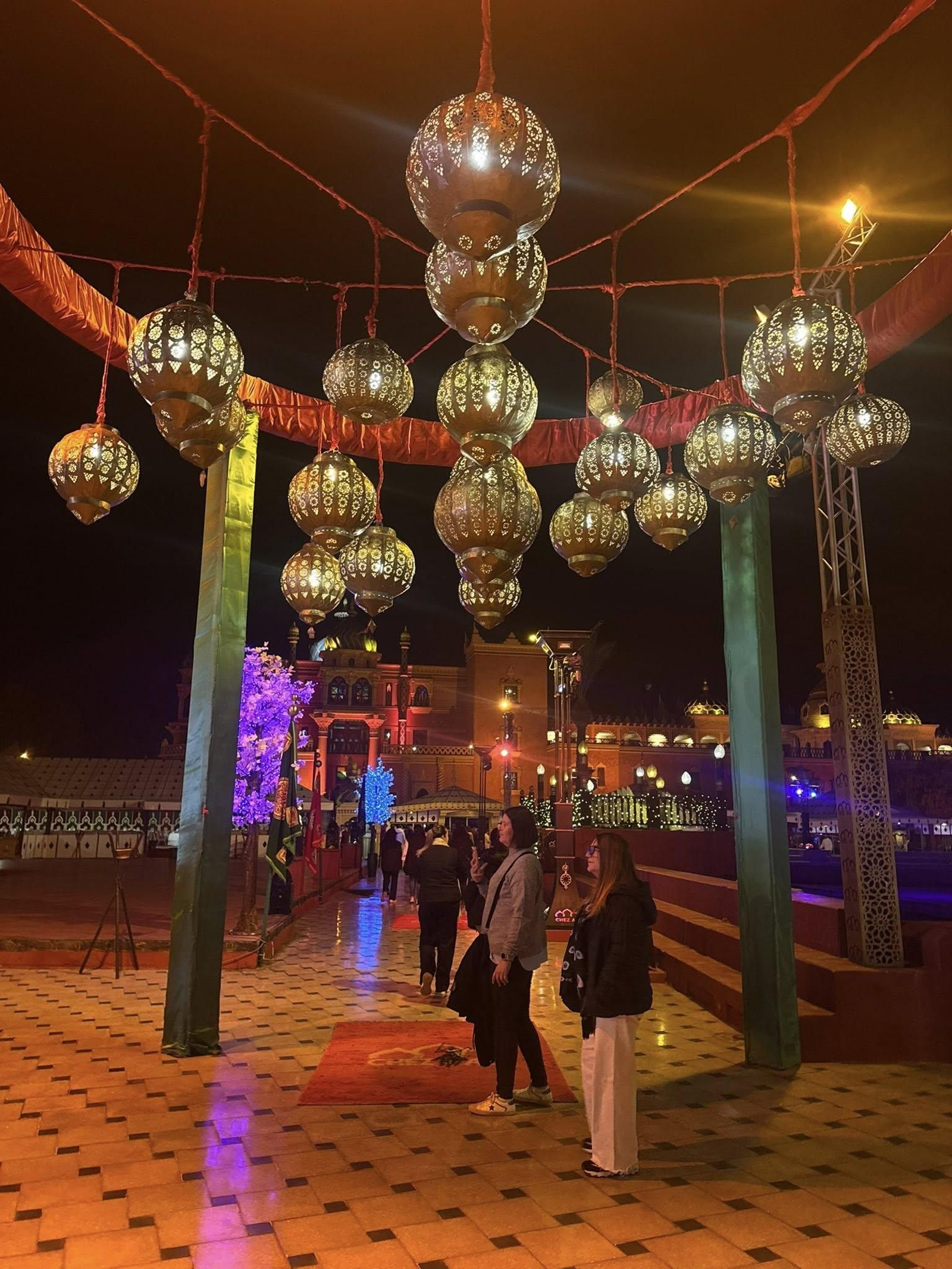 Medio centenar de mujeres vicarias se empapa de la cultura marroquí en un viaje para el recuerdo