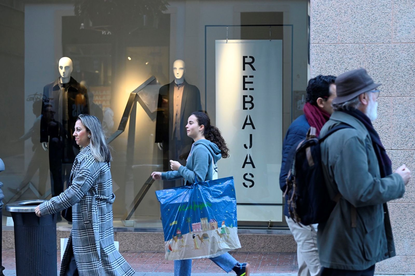 El inicio de la campaña de las rebajas de invierno en Córdoba, en imágenes