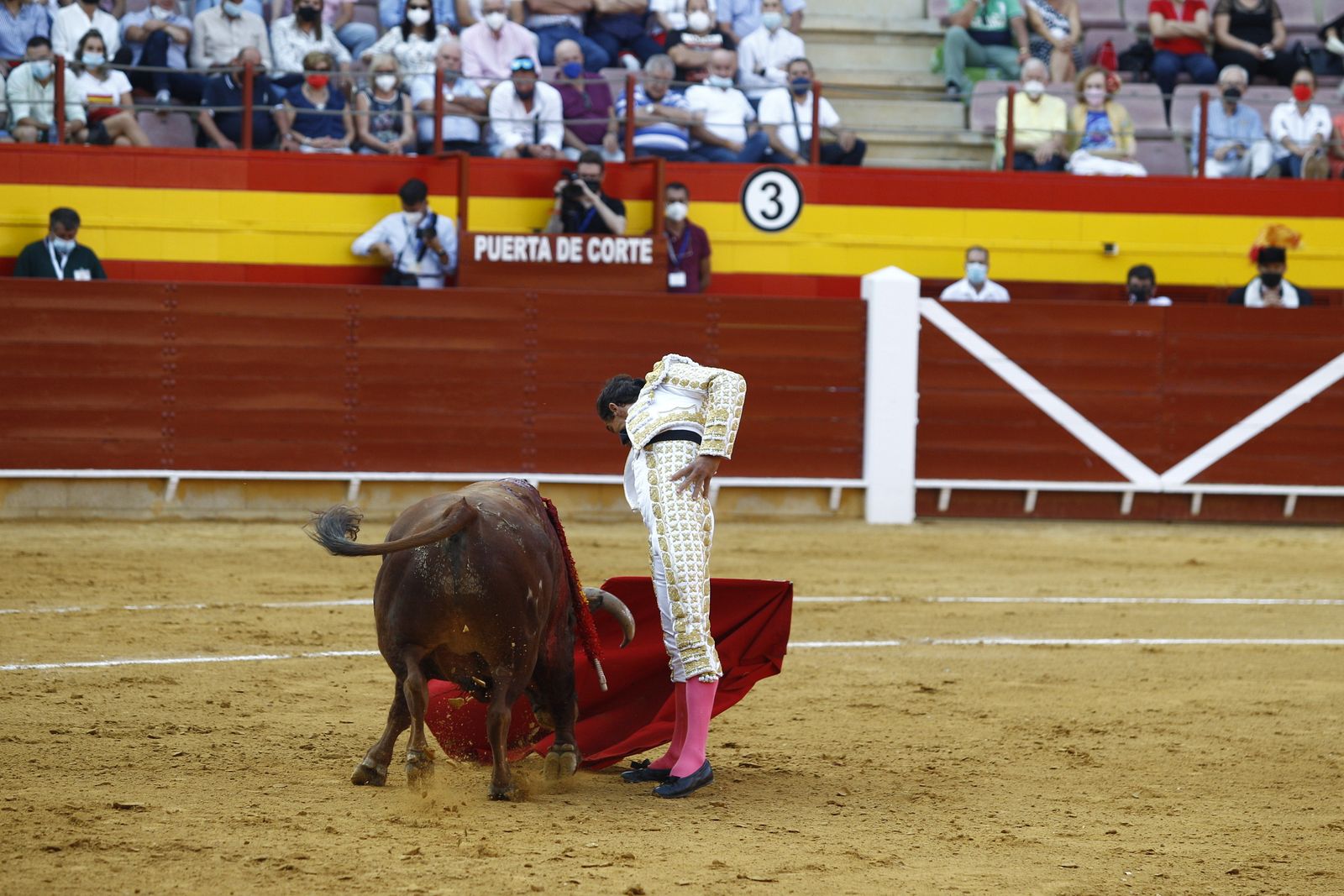 Fotogalería corrida de toros. Cayetano Rivera, Paco Ureña y Roca Rey. Roquetas de Mar.