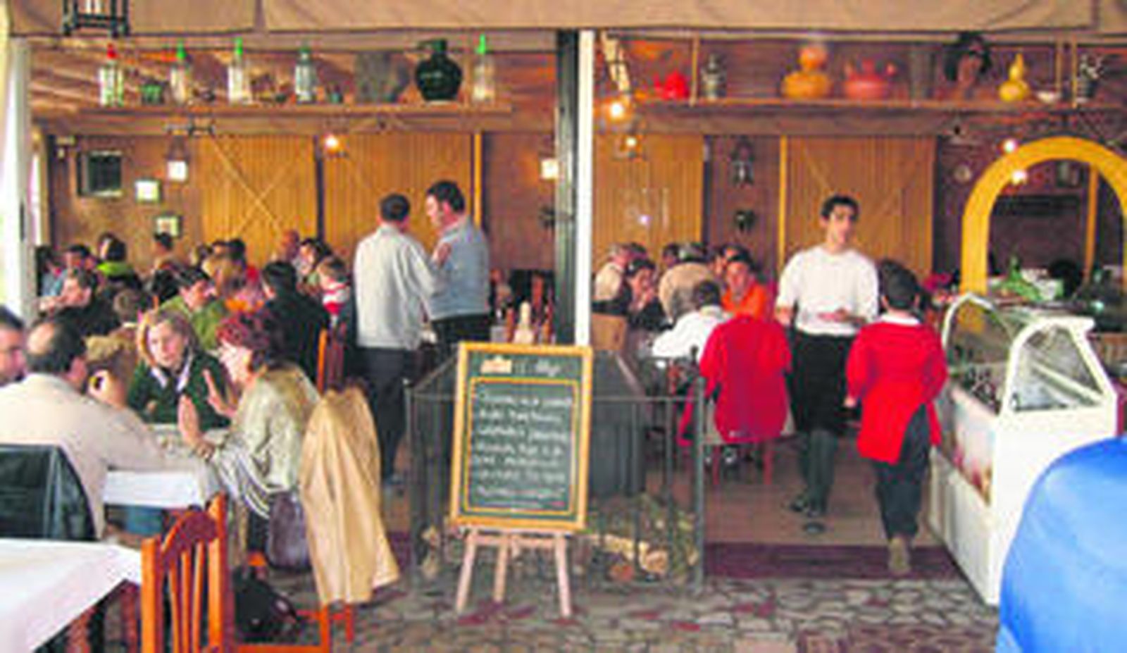 La que sigue siendo la casa familiar de los hermanos López Muñiz se ha ido transformando hasta acoger un restaurante con cerca de 300 plazas.