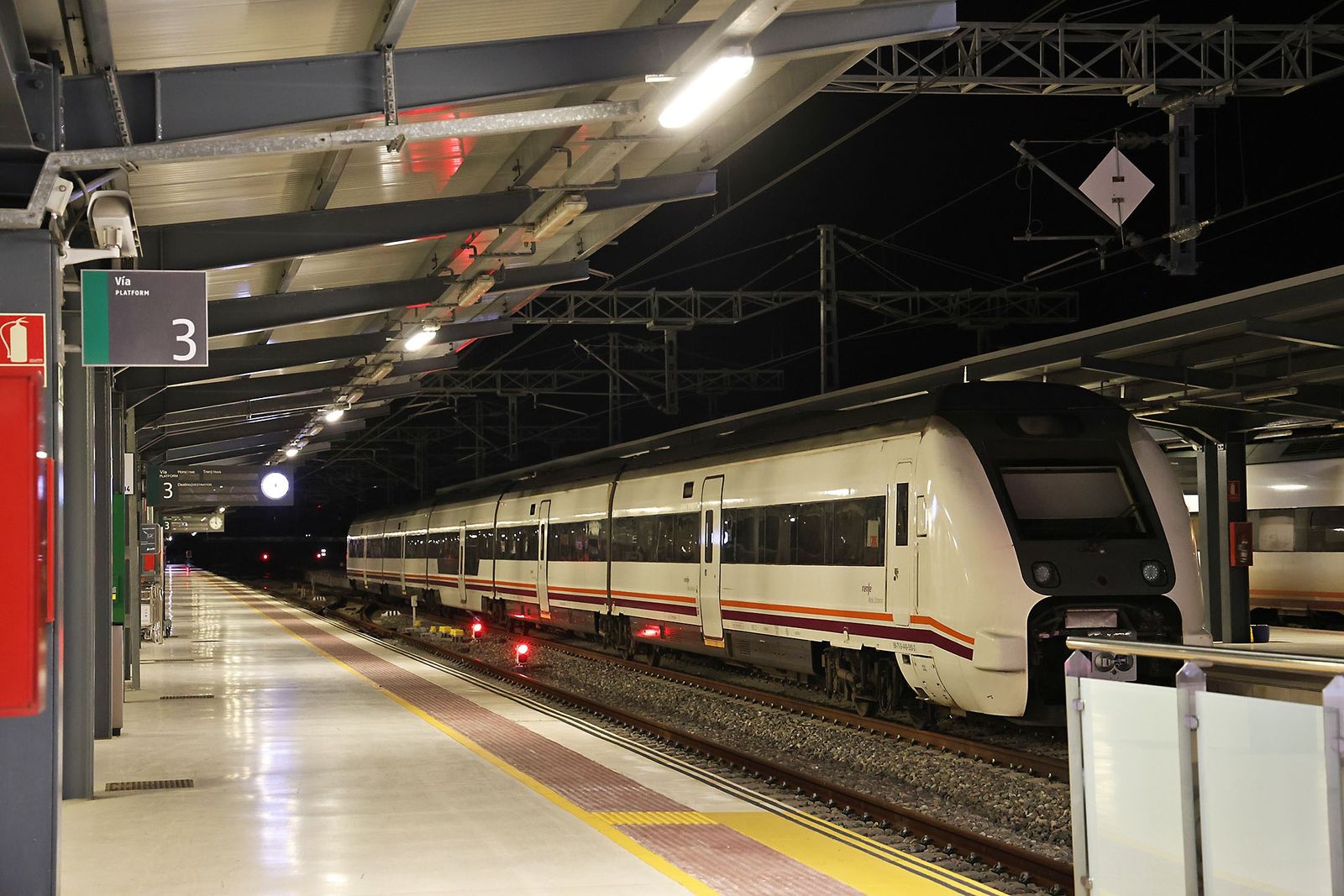 Tren en la estación de Huelva.