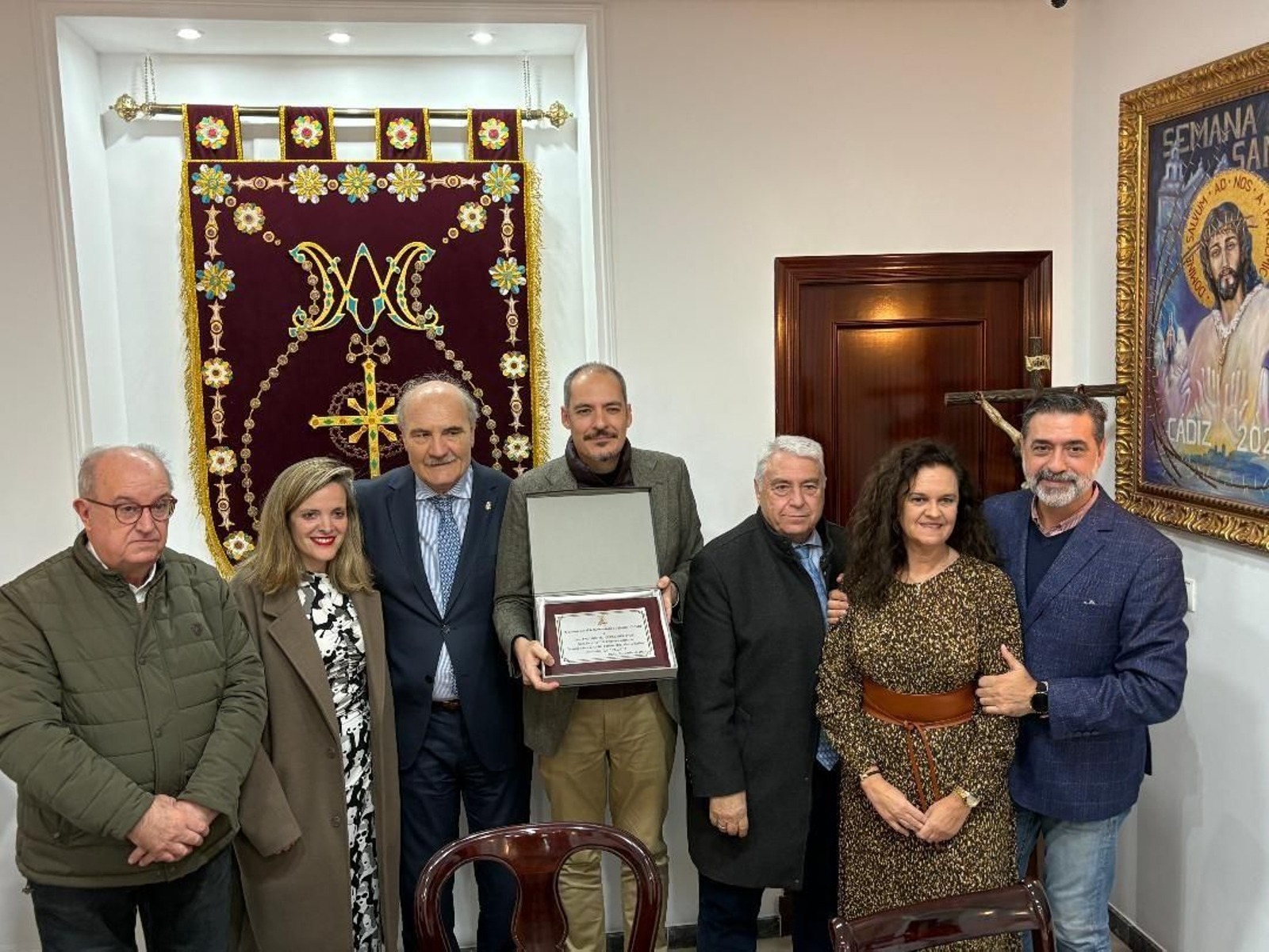 Miguel Morgado, Maite González-García-Negrotto, Juan Carlos Jurado, el premiado Antonio Álvarez del Pino, Antonio Gallarín, Alicia Escart y José Manuel Verdulla.