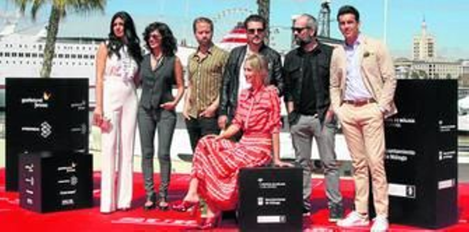 Kike Maíllo, Mario Casas, Luis Tosar, Ingrid García Jonsson y otros protagonistas de 'Toro', ayer, en el Muelle Uno.