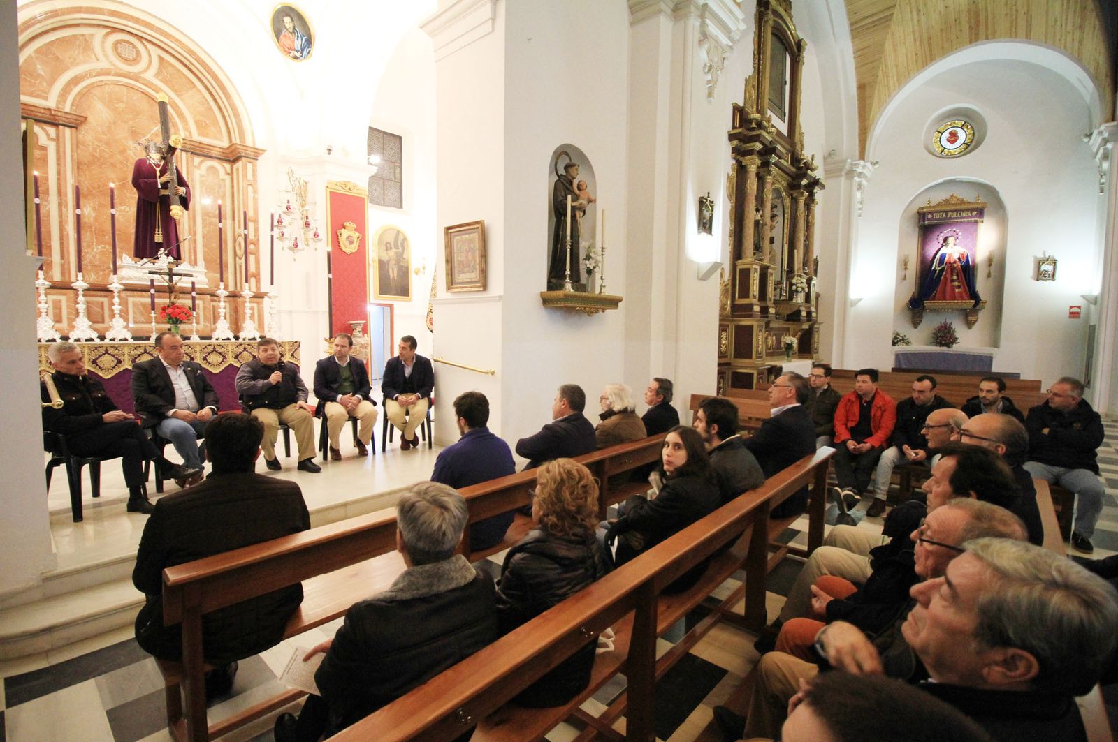 Un momento de la charla celebrada en la capilla del Nazareno.