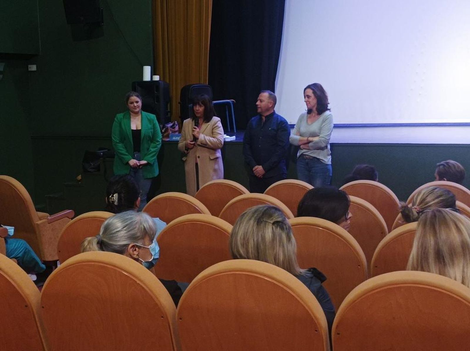 La Diputación de Granada forma al personal de ayuda a domicilio en el cuidado de personas con Alzheimer