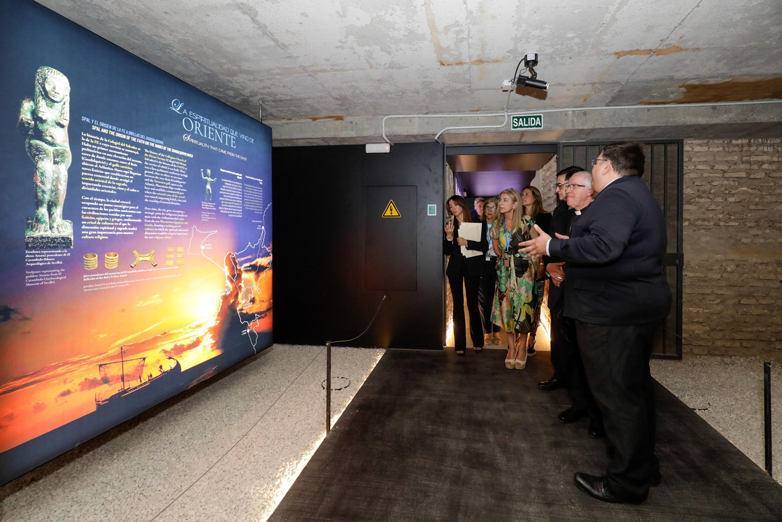 Presentación del proyecto expositivo "Huella de lo Sagrado" en la parroquia del Salvador