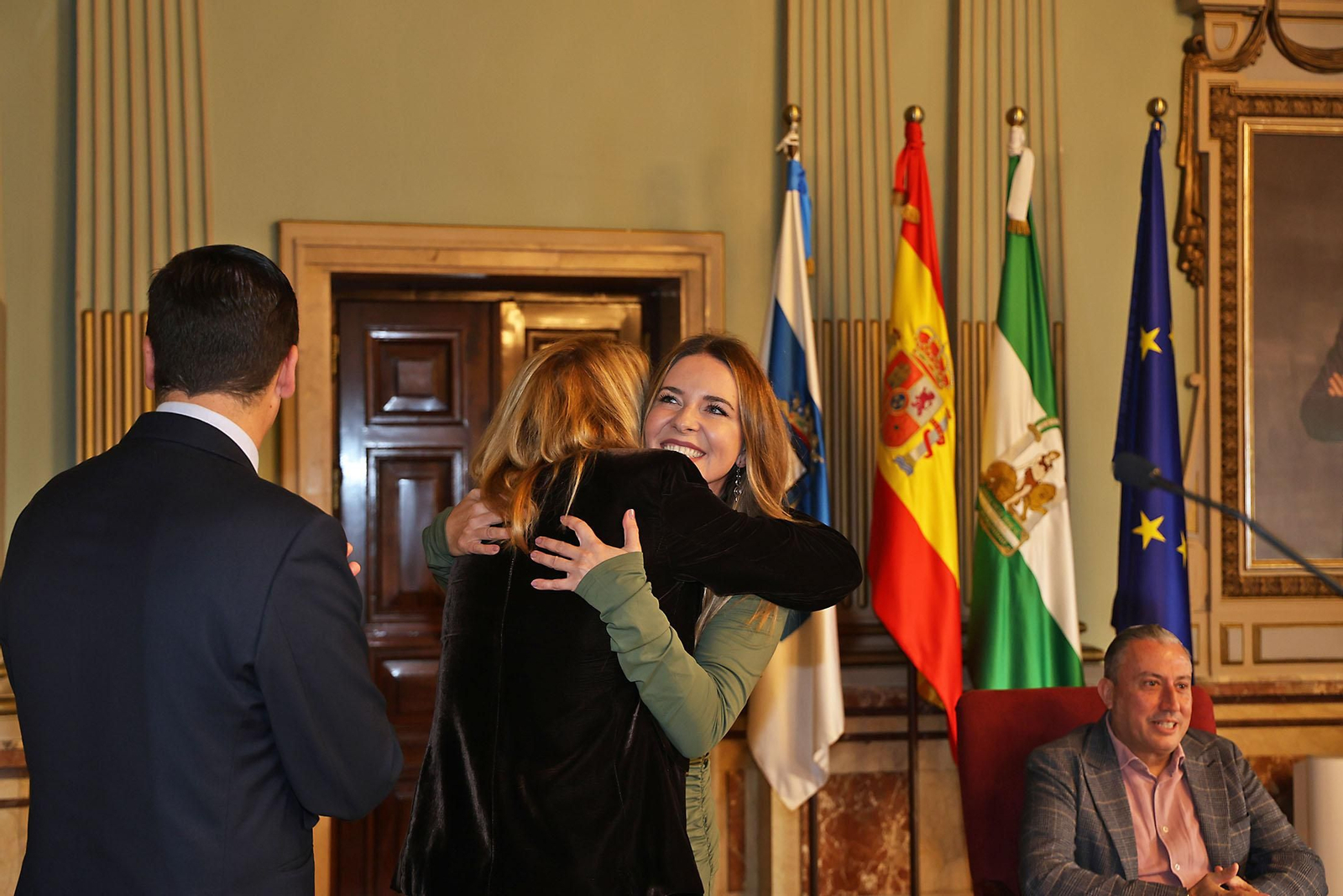 Sus Majestades Los Reyes Magos son coronados en el Ayuntamiento de Huelva