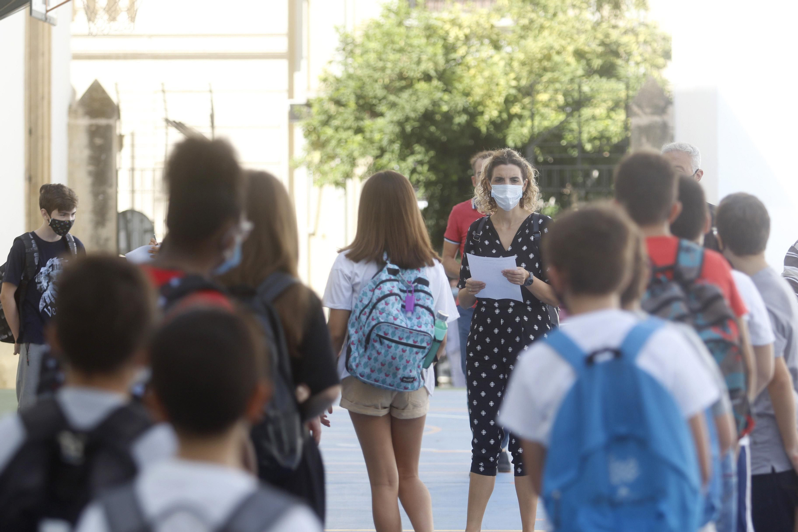 La vuelta al instituto en Córdoba en un curso marcado por el covid-19, en fotos