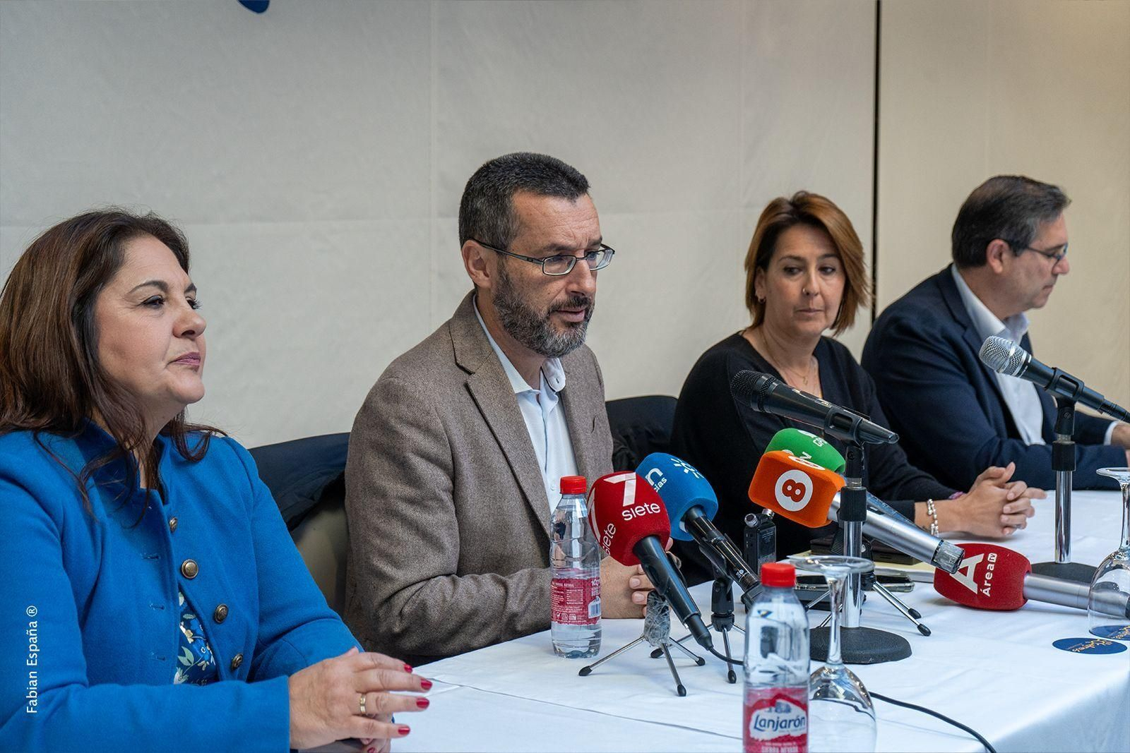 Juan Franco, junto a sus ediles, en la rueda en la que ha hecho balance de 2023.