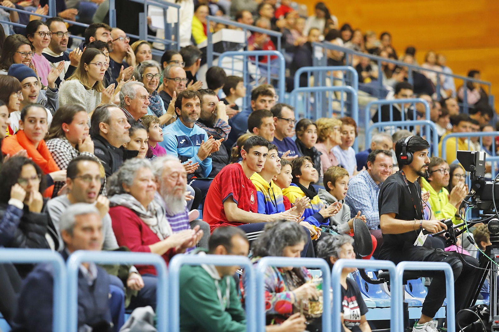 Ambiente en las gradas en el partido de la selección Española femenina de baloncesto contra Islnadia