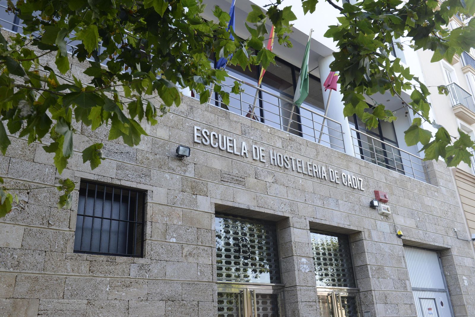 Fachada de la Escuela de Hostelería de Cádiz.
