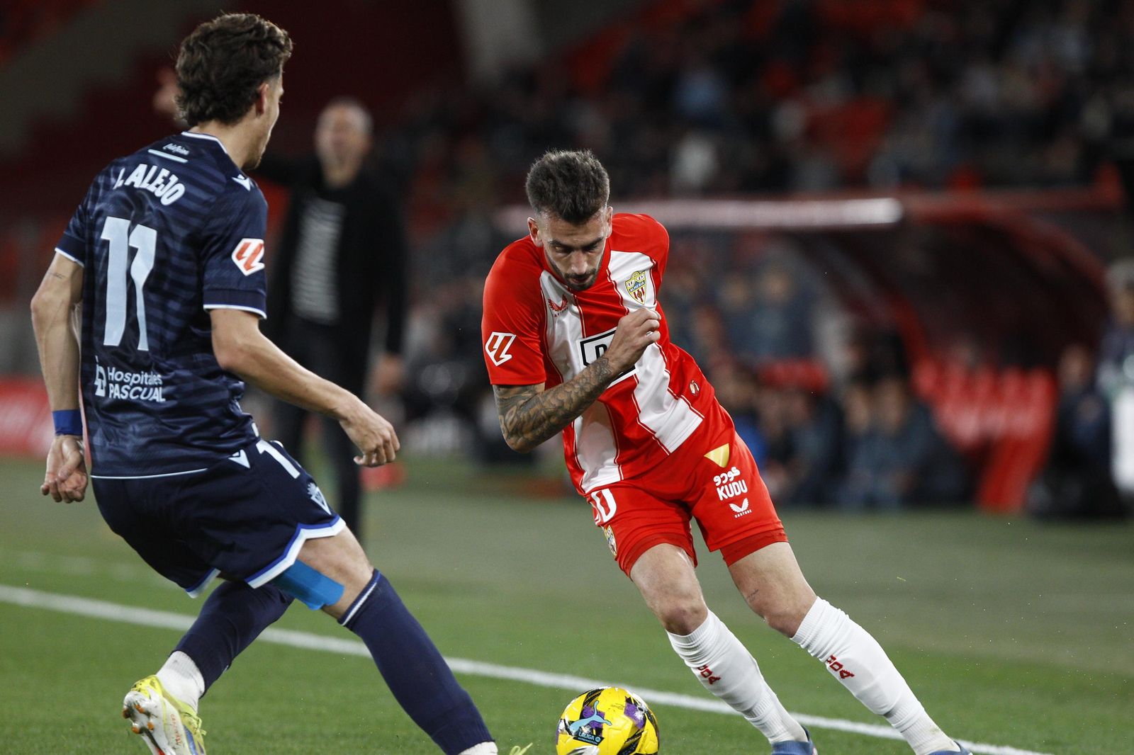 La U.D. Almería empata a uno contra el Cádiz y es campeón de invierno, en imágenes