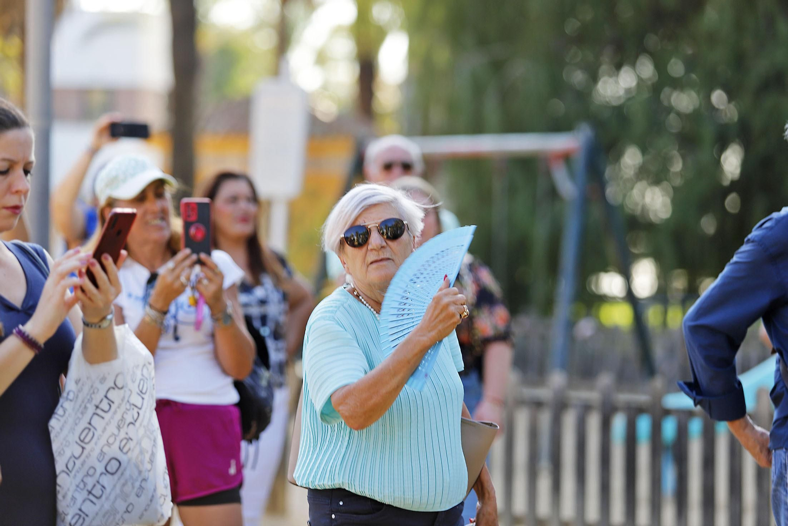 Imágenes de la Feria de las Sevillanas en los jardines del muelle