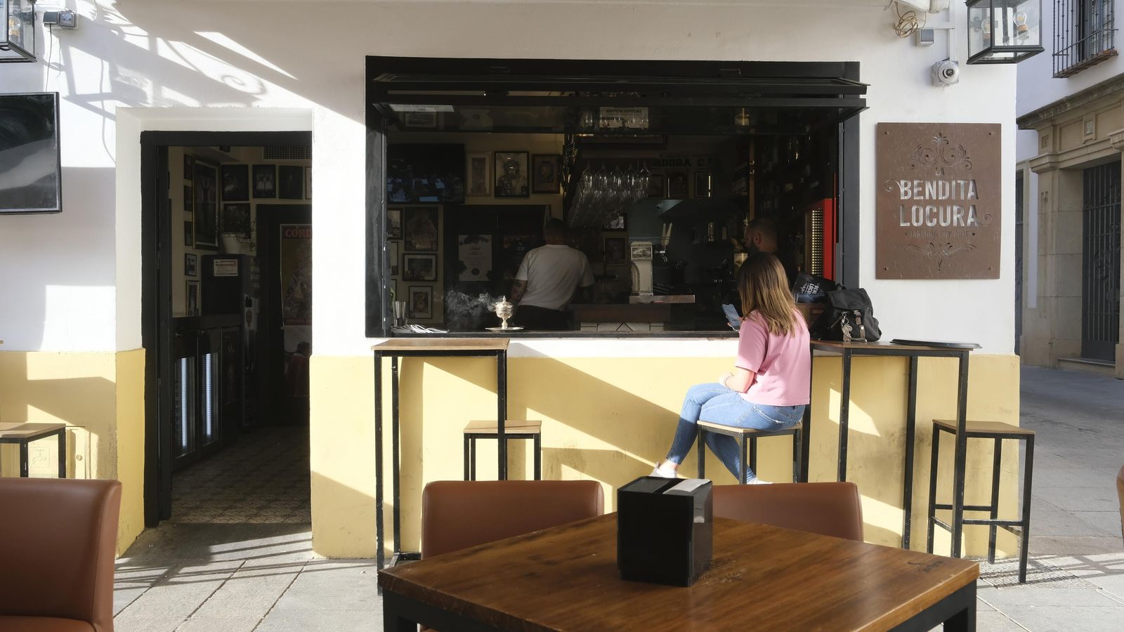 Su terraza es un lugar estratégico para ver pasar algunos pasos de la Semana Santa cordobesa