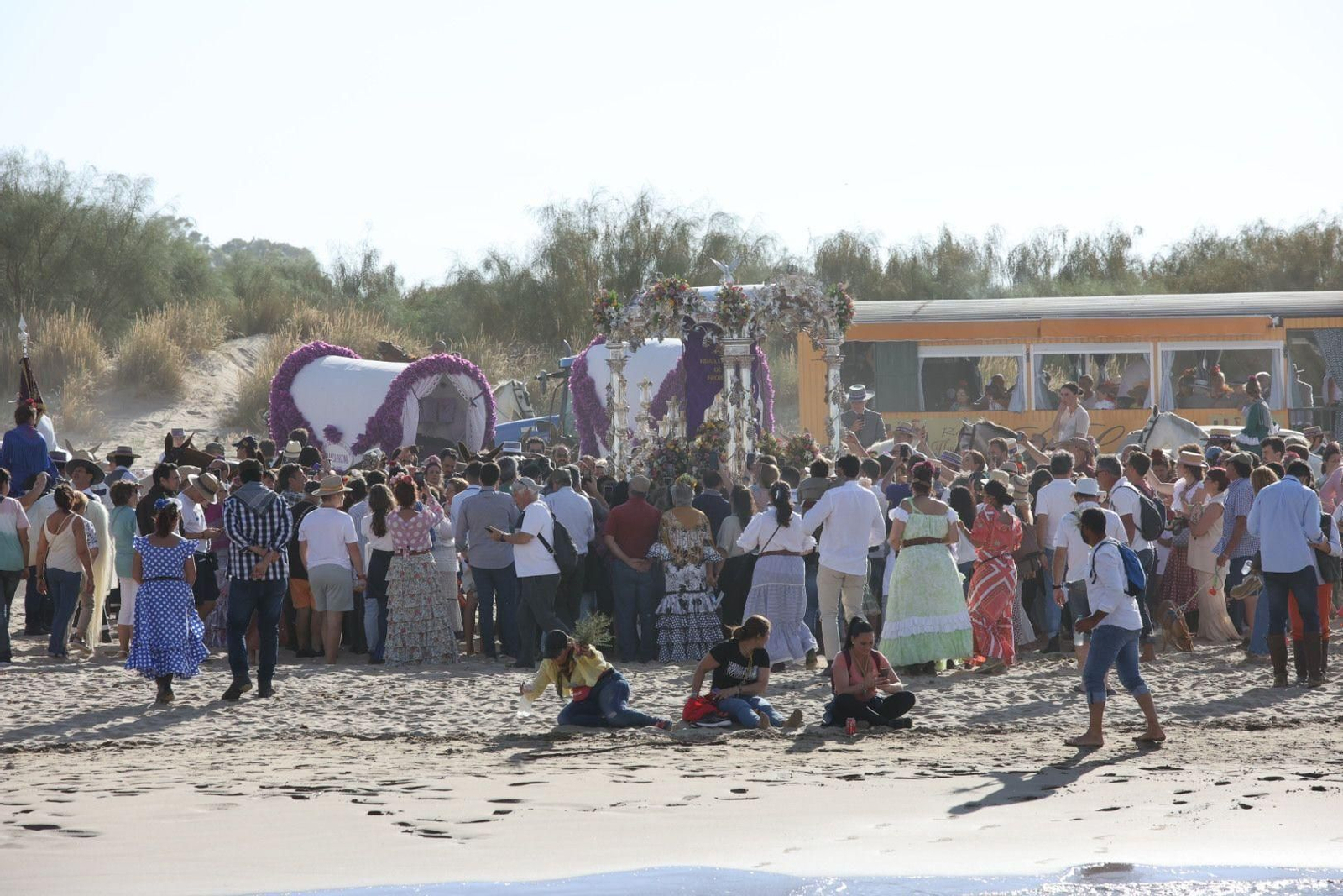 Imágenes del embarque de la Hermadad del Rocío de Jerez