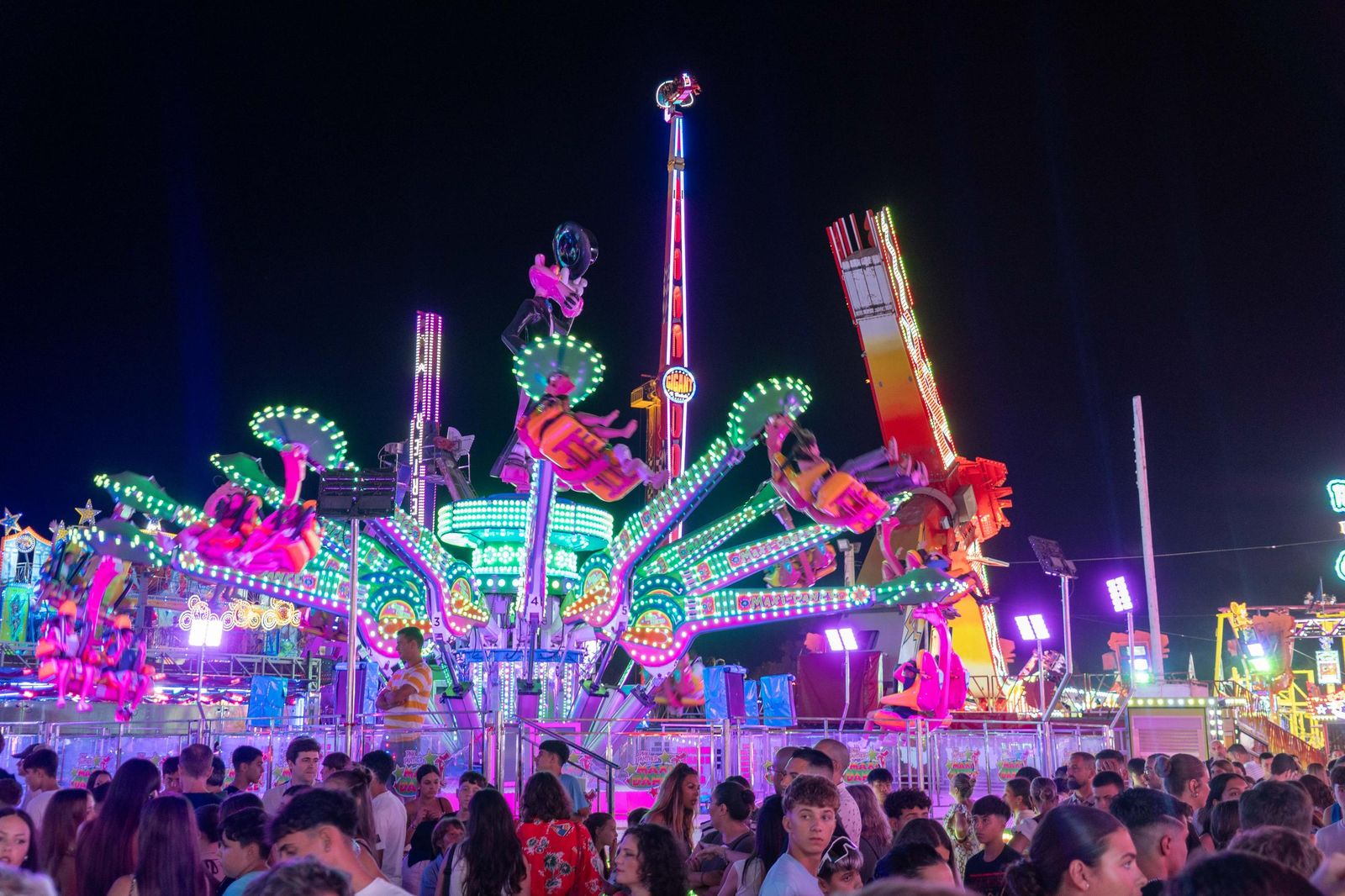 Colombinas 2025: Imágenes del ambiente el viernes 1 de agosto en las Fiestas Colombinas