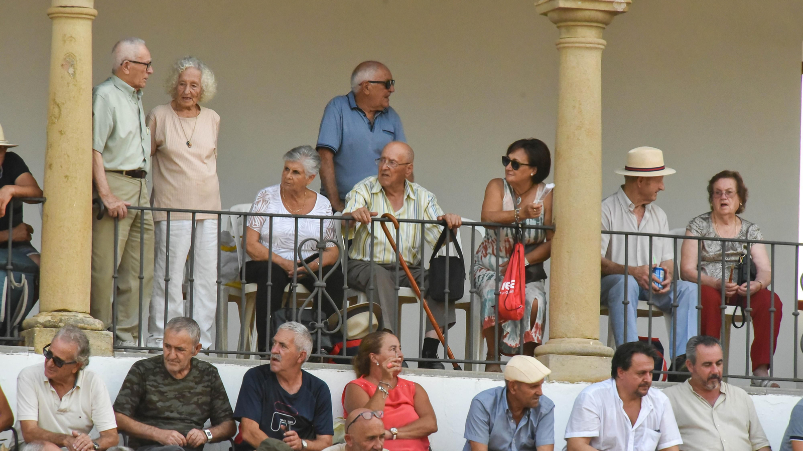 Búscate en las fotos del  festejo mixto de la Feria Real de San Roque