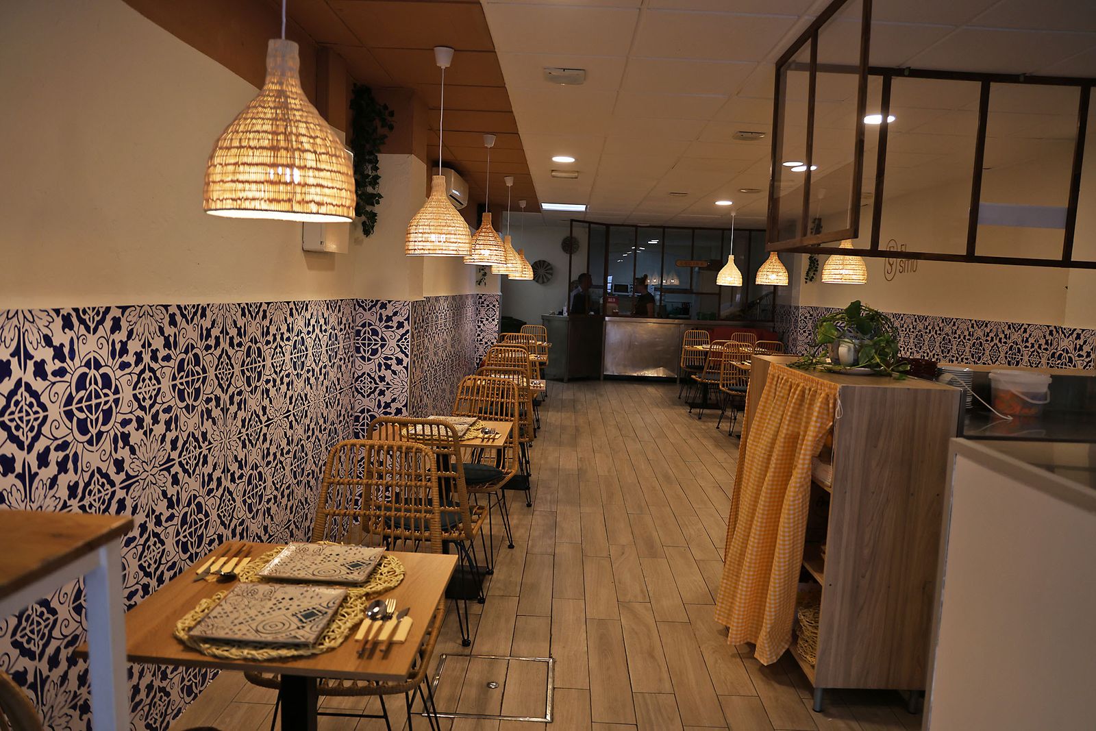 Imágenes del cambio radical de un bar de Huelva tras el paso de Chicote en 'Pesadilla en la cocina'