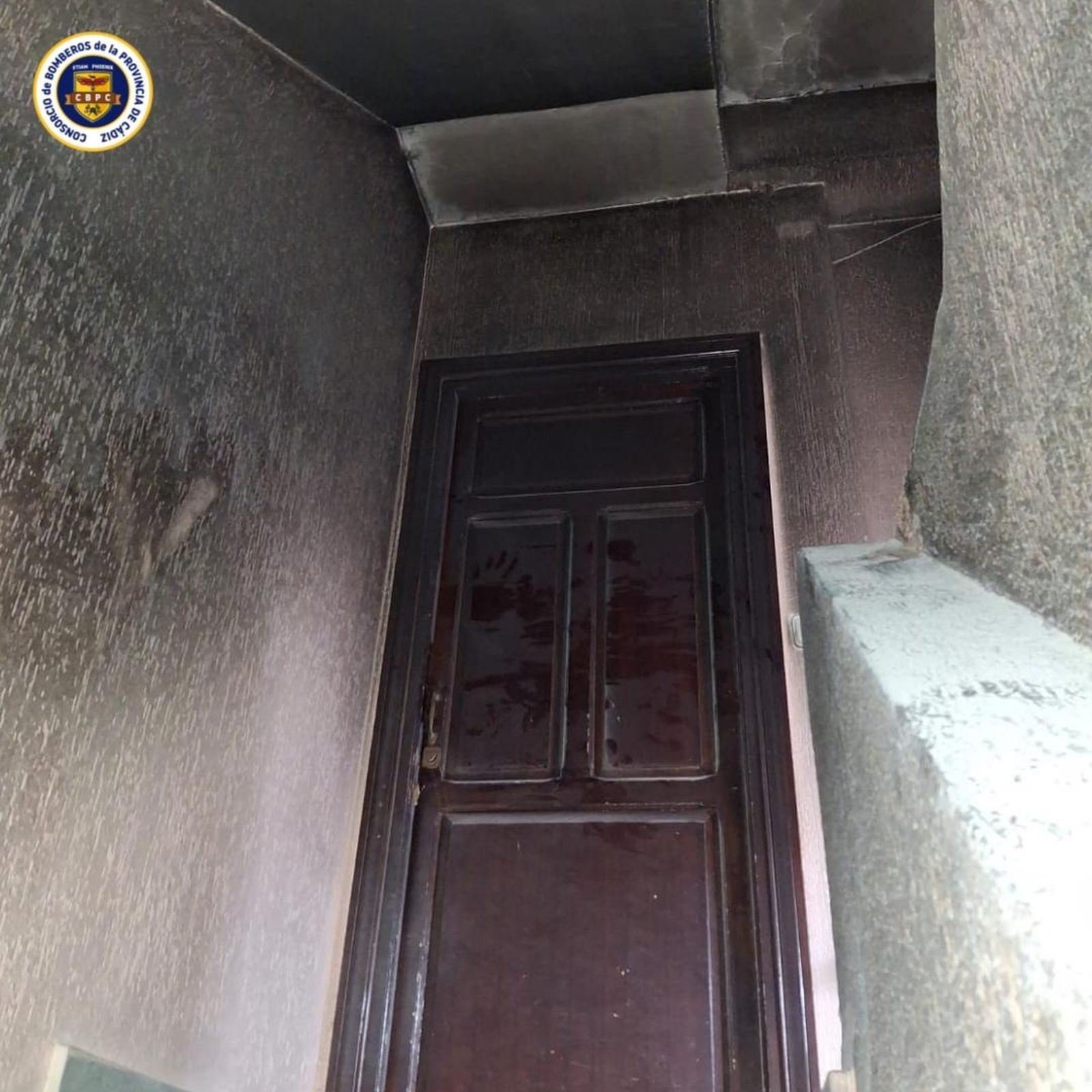 La puerta de la casa.