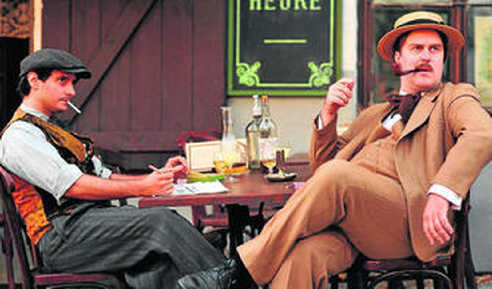 Ignacio Mateos y Pierre Bénézit, como Pablo Picasso y Guillaume Apollinaire en 'La banda Picasso'.