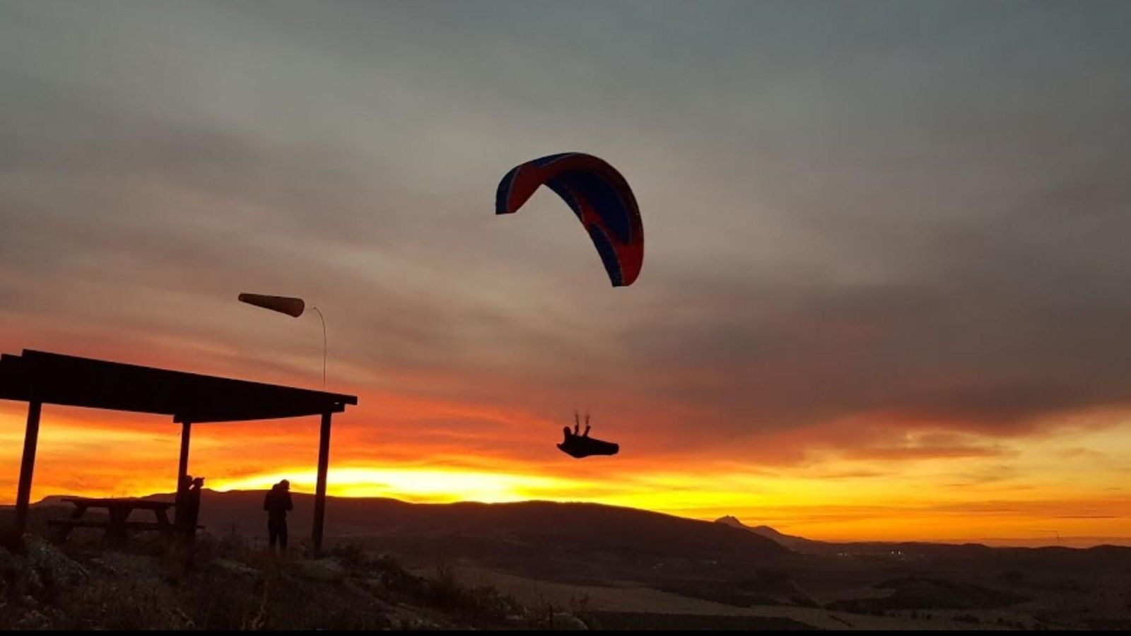 Sobrevolar la provincia es una experiencia para todo el mundo.