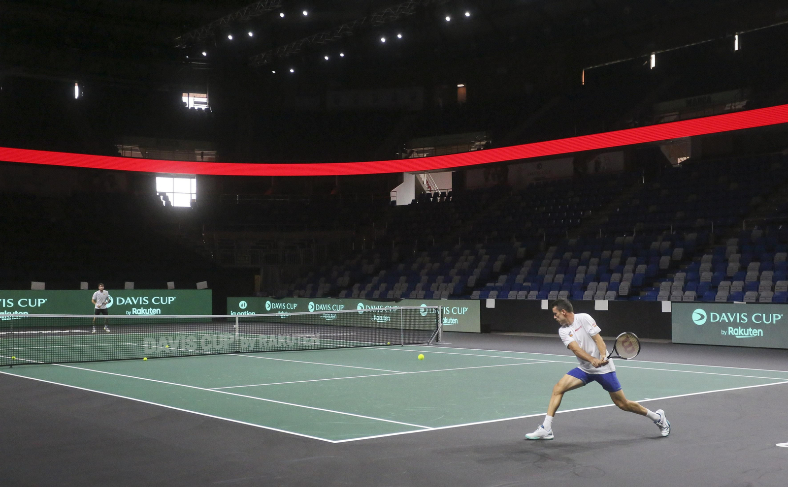 La metamorfosis del Carpena para la Copa Davis, con los jugadores sobre la pista ya