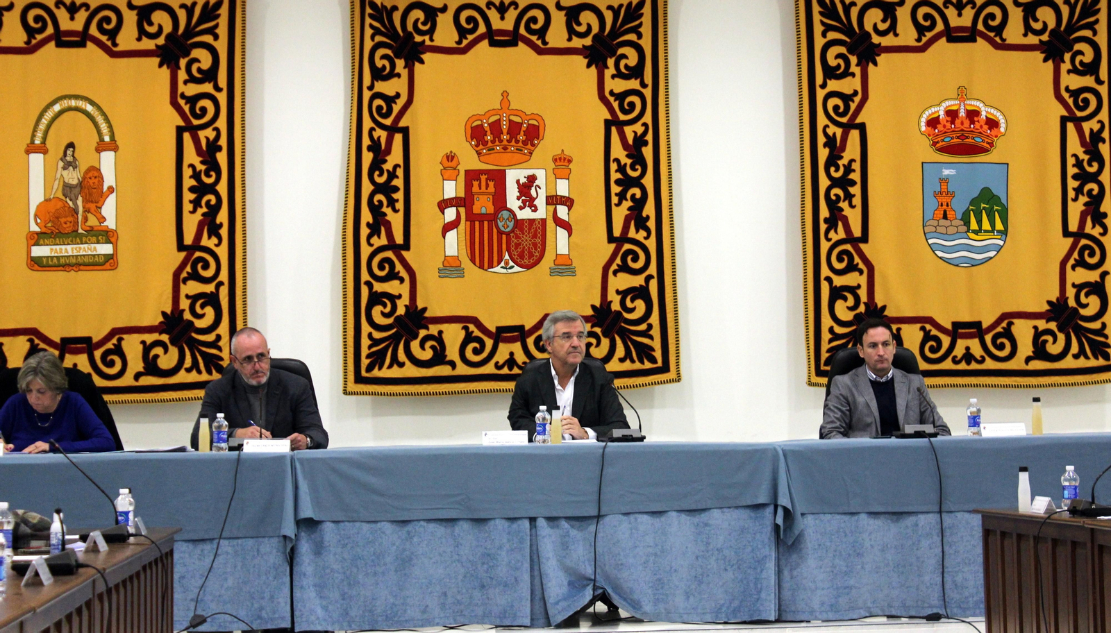 El alcalde de Estepona, José María García Urbano, ha presidido el Pleno de la Corporación. El alcalde de Estepona, José María García Urbano, ha presidido el Pleno de la Corporación.