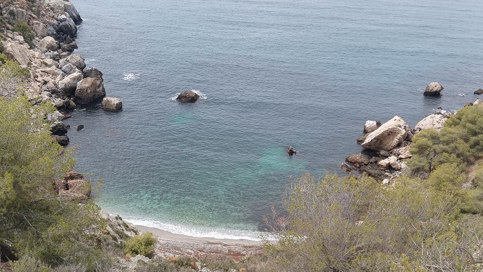 Vista de la Cala de la Doncella. Vista de la Cala de la Doncella.